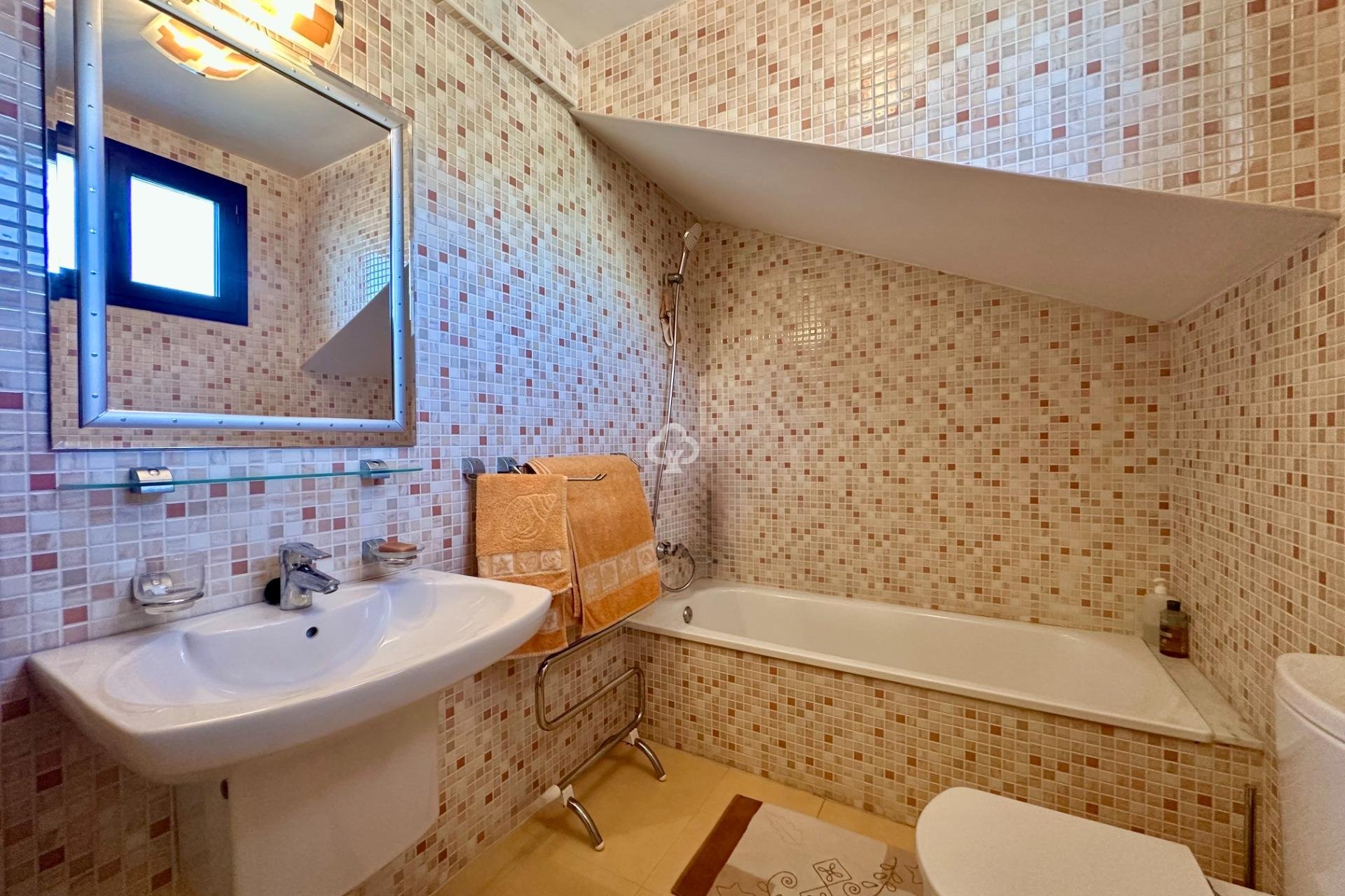 Återförsäljning - Ático Dúplex -
Fuengirola - Carvajal