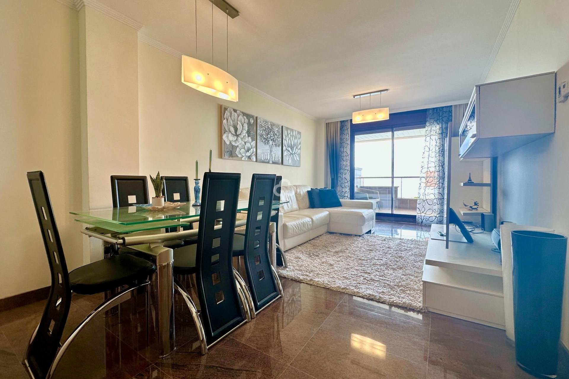 Återförsäljning - Ático Dúplex -
Fuengirola - Carvajal