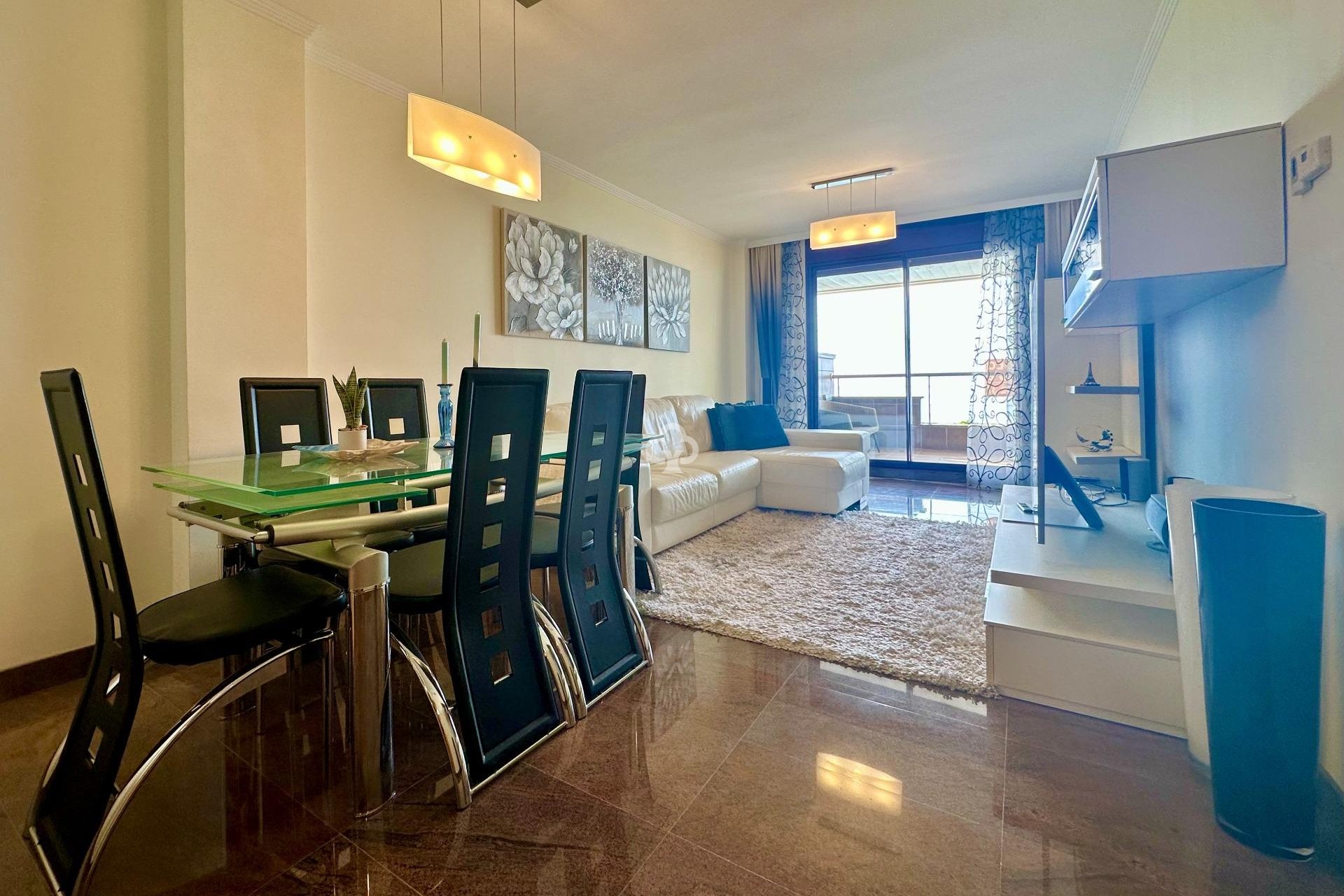 Återförsäljning - Ático Dúplex -
Fuengirola - Carvajal