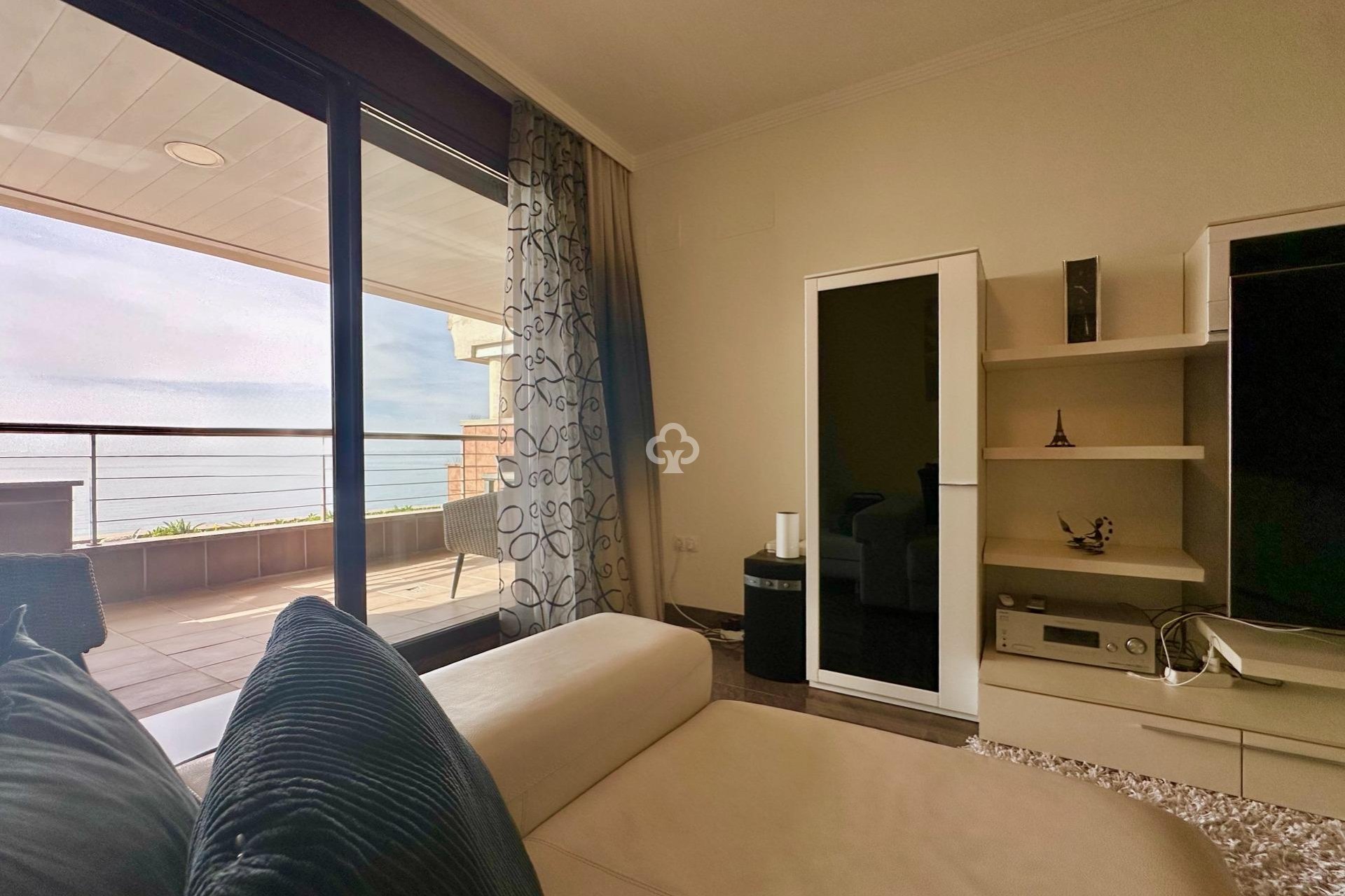 Återförsäljning - Ático Dúplex -
Fuengirola - Carvajal