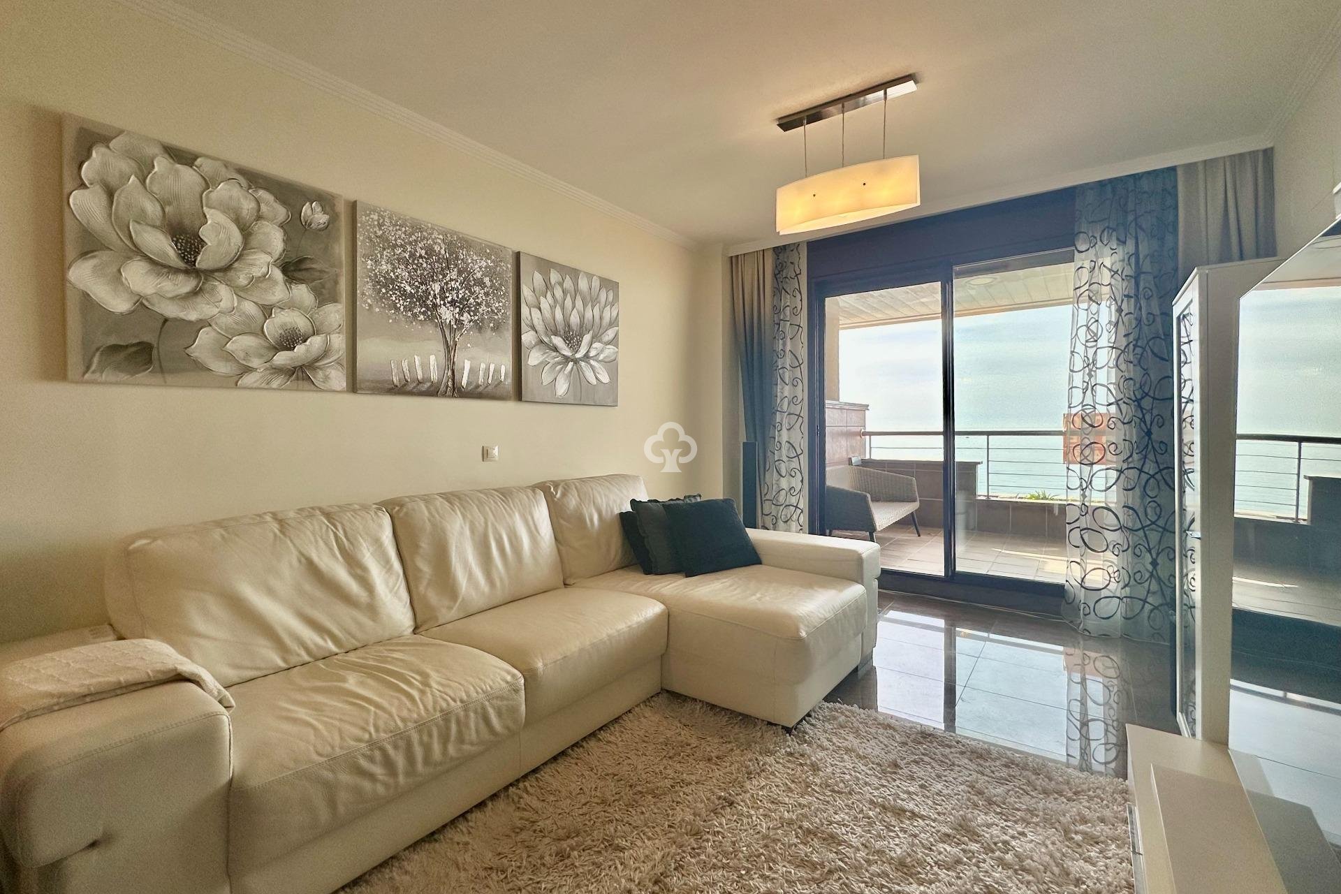 Återförsäljning - Ático Dúplex -
Fuengirola - Carvajal