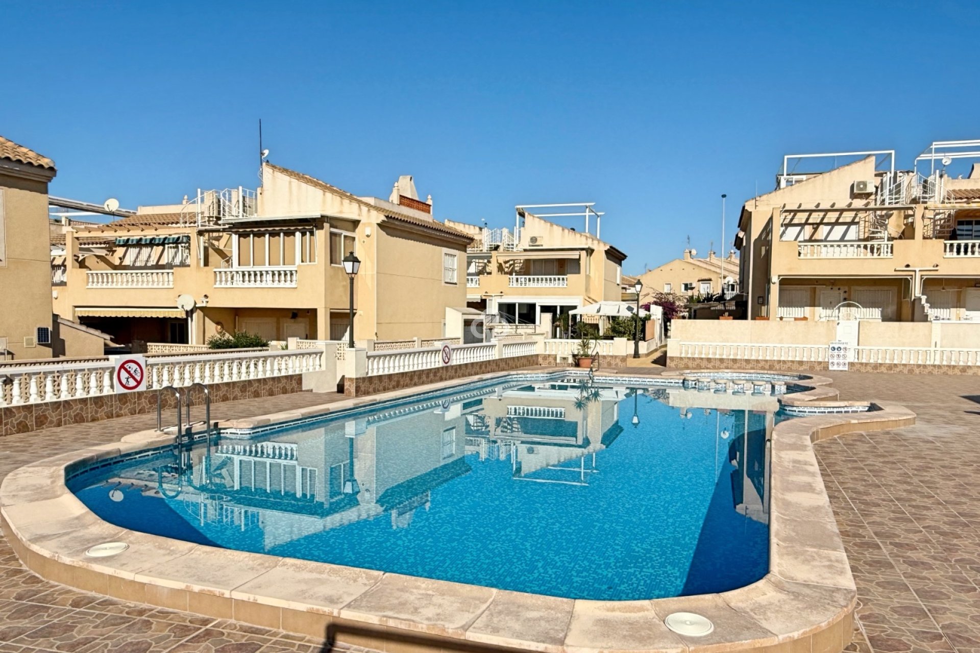 Återförsäljning - Bungalow -
Torrevieja - Nueva Torrevieja - Aguas Nuevas