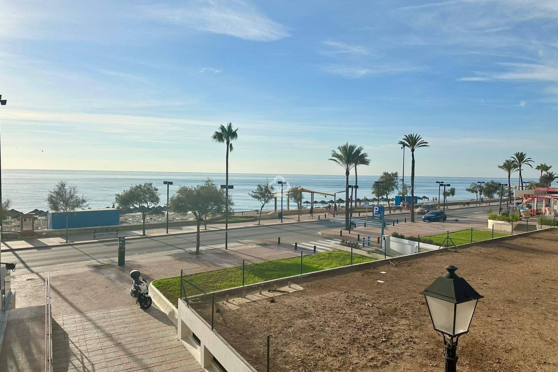 Återförsäljning - Lägenhet -
Fuengirola - 1ª Línea de playa