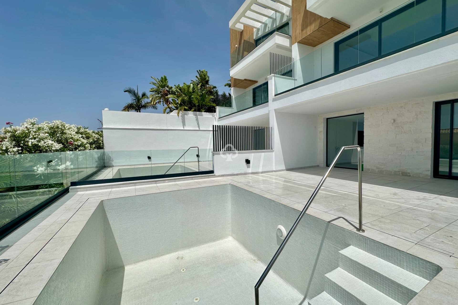 Återförsäljning - Parhus -
Fuengirola - Los Pacos