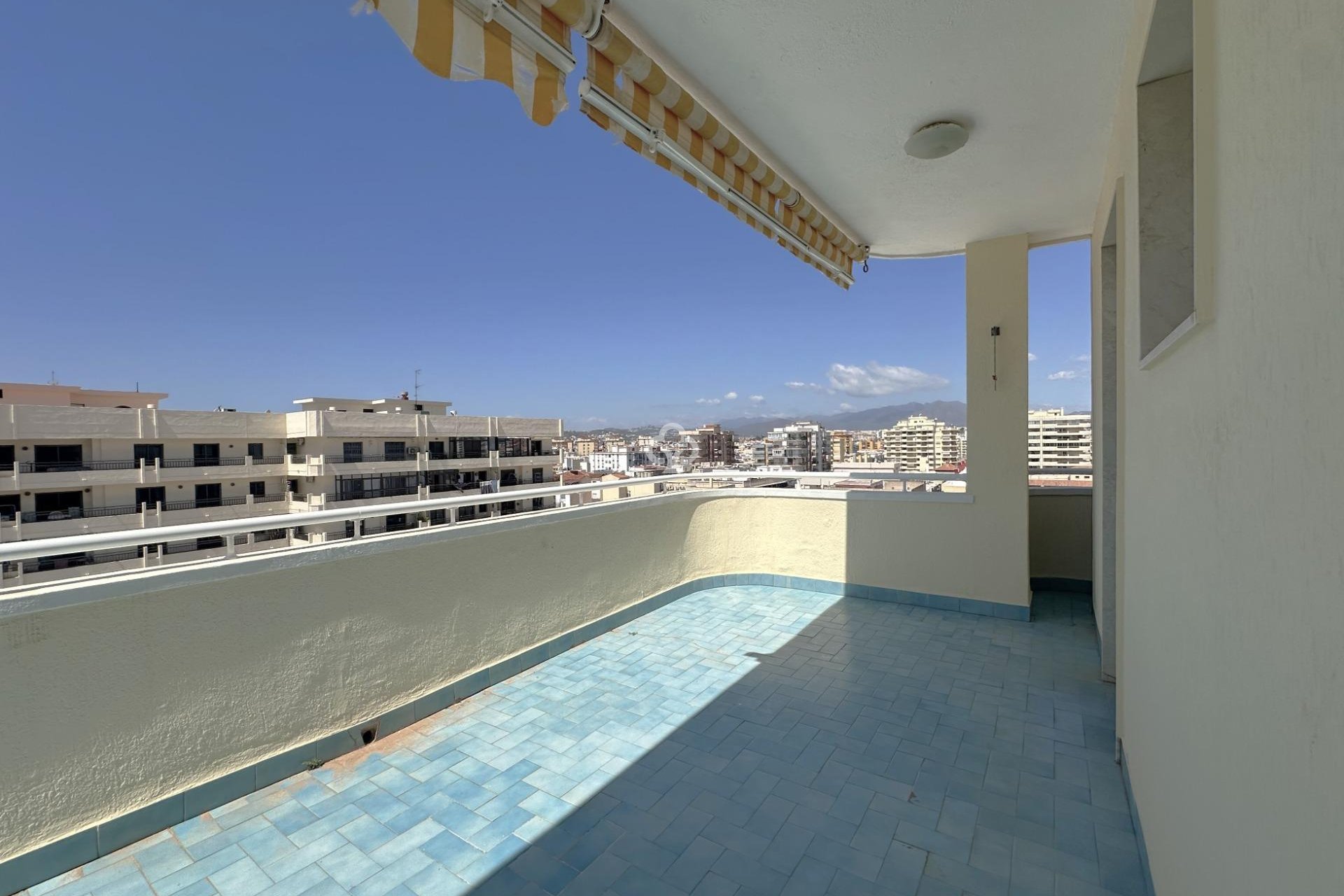 Återförsäljning - Piso -
Fuengirola - Puerto Deportivo
