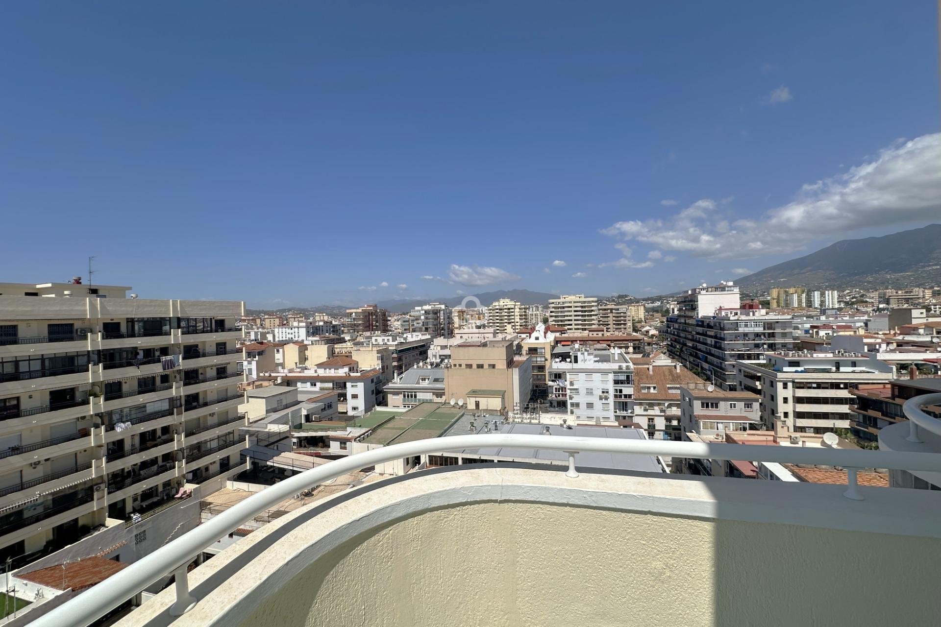 Återförsäljning - Piso -
Fuengirola - Puerto Deportivo