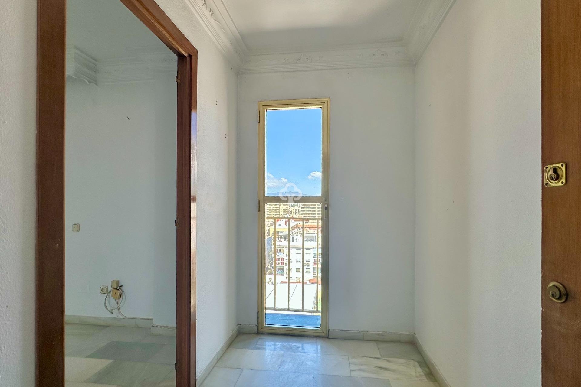 Återförsäljning - Piso -
Fuengirola - Puerto Deportivo