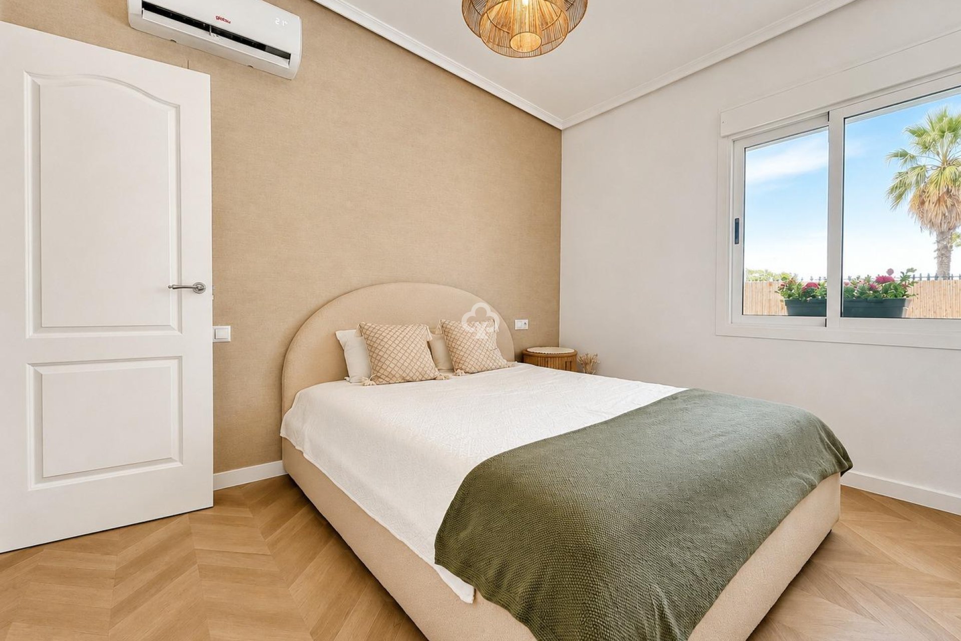 Återförsäljning - Semi -
Orihuela Costa - Punta Prima