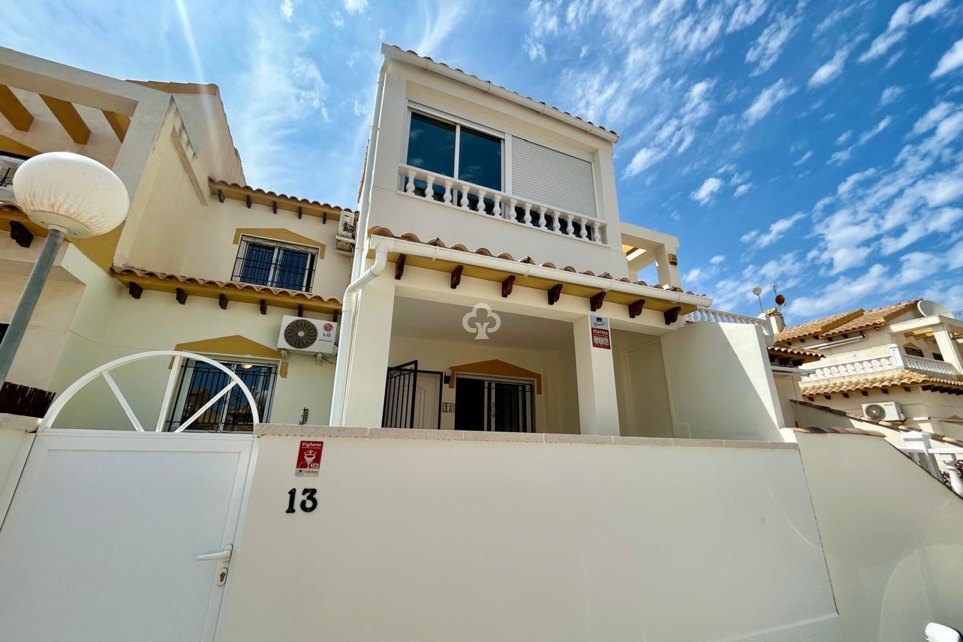 Återförsäljning - Terraced house -
Orihuela - Urbanización Perla del Mar