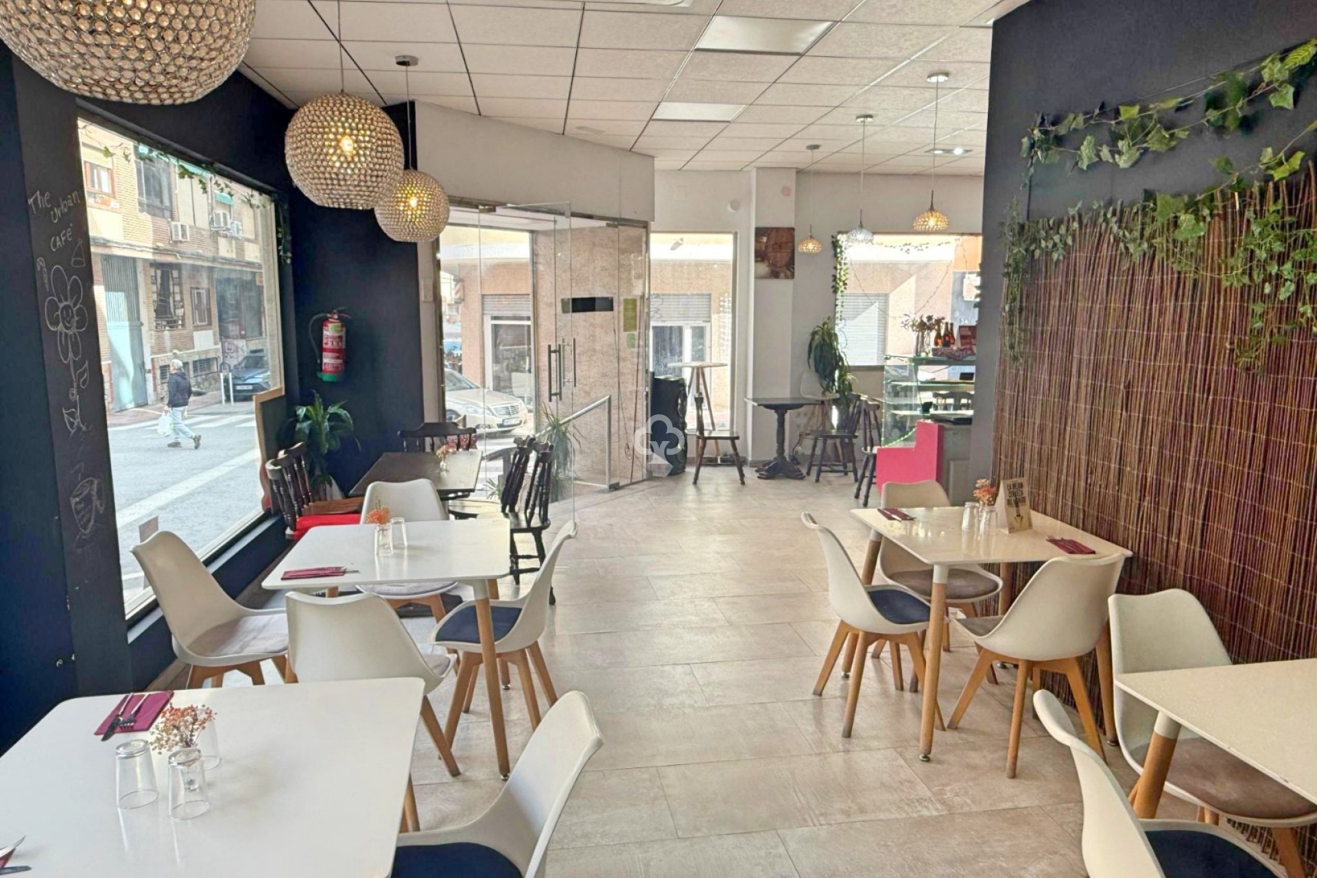 Business transfer - Commercial unit -
Torrevieja - Playa de los Locos