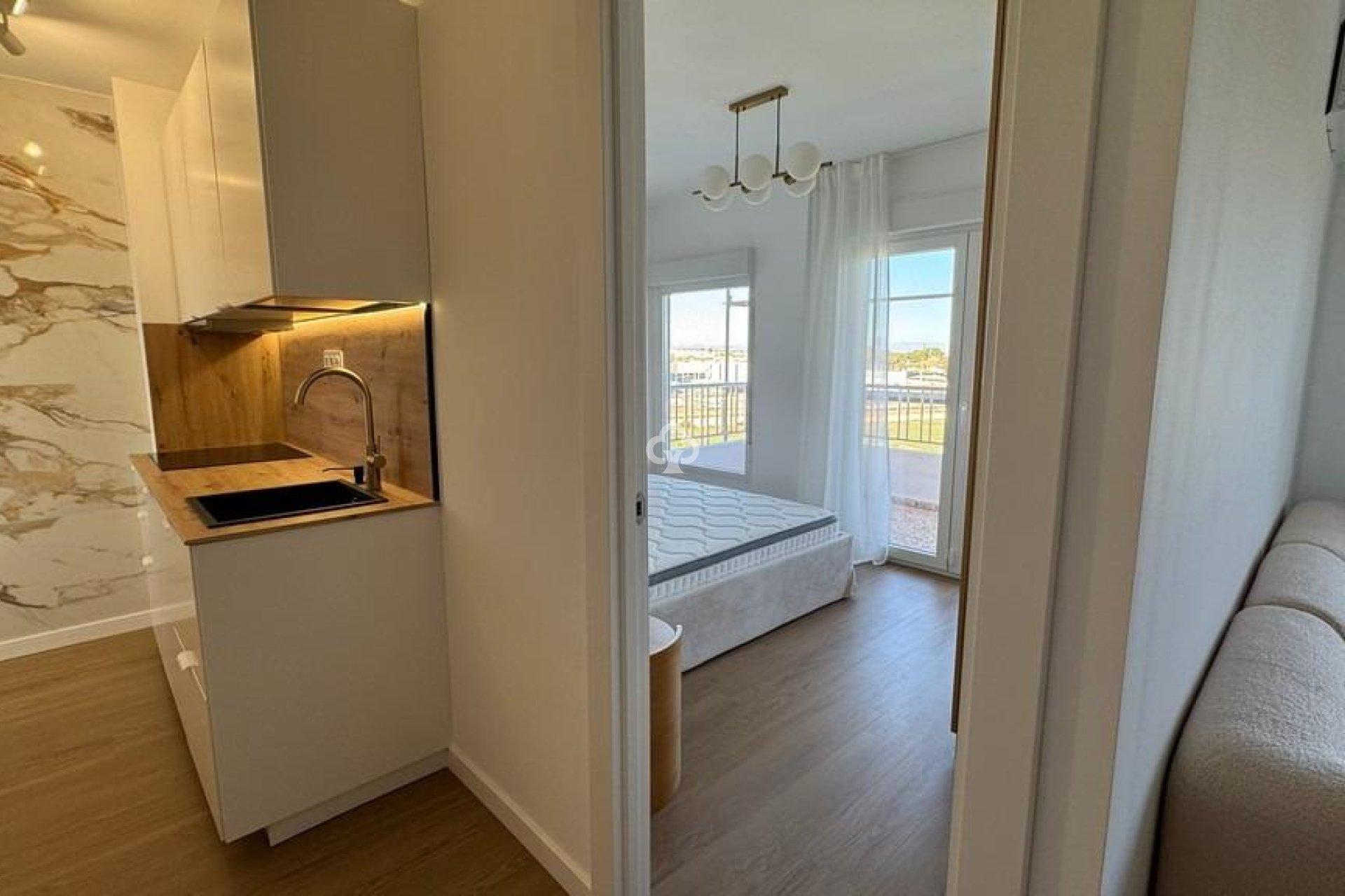 Jälleenmyynti - Apartment -
Torrevieja - Punta Prima