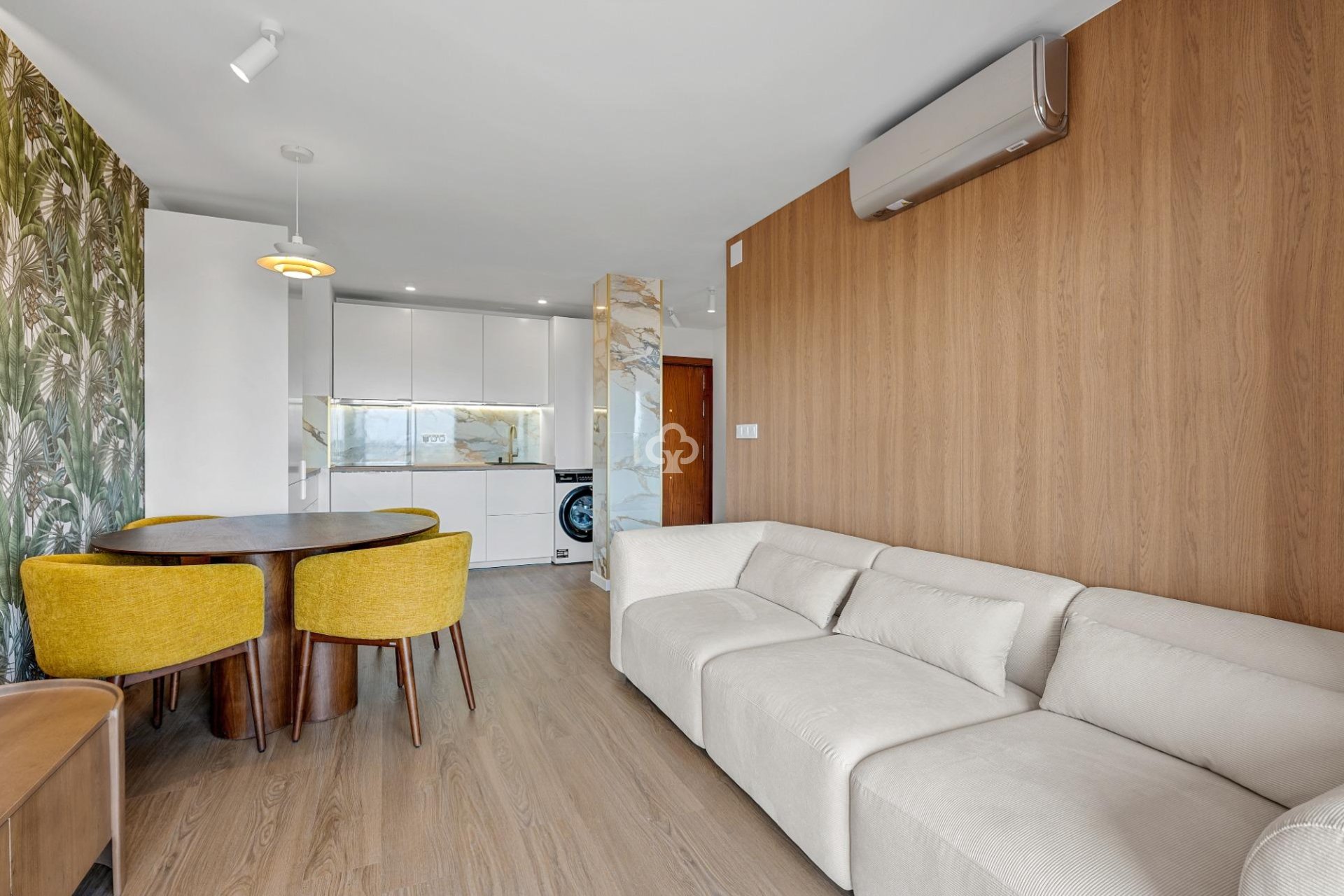 Jälleenmyynti - Apartment -
Torrevieja - Punta Prima