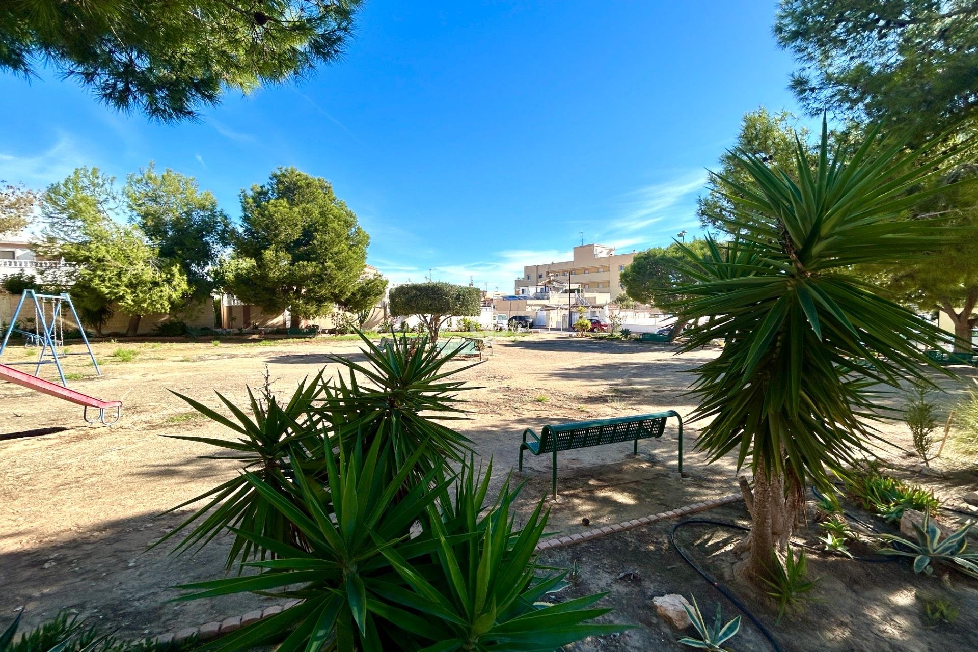 Jälleenmyynti - Bungalow -
Orihuela Costa - Lomas de Don Juan