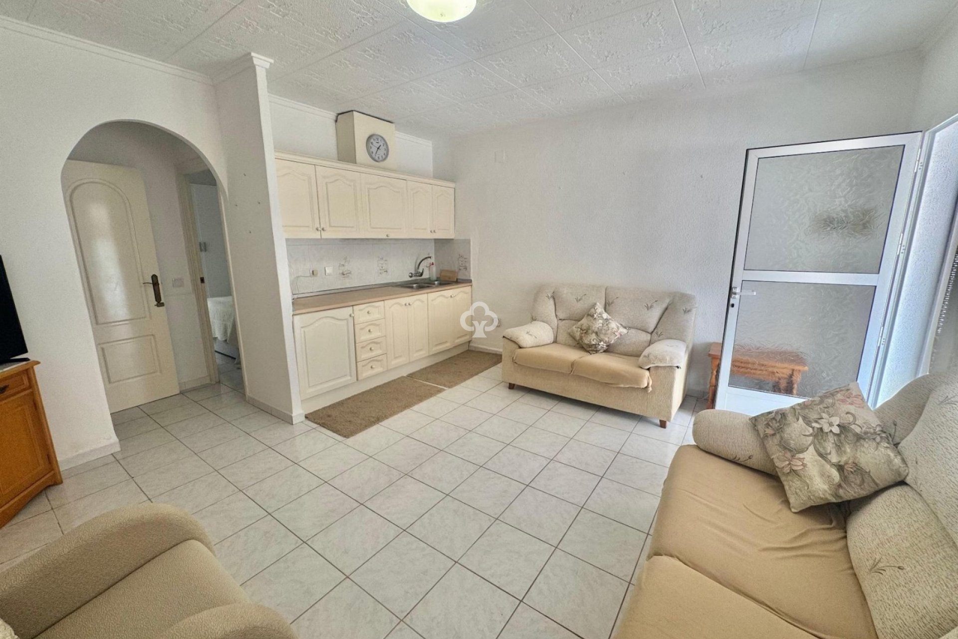 Jälleenmyynti - Bungalow -
Torrevieja - 03184