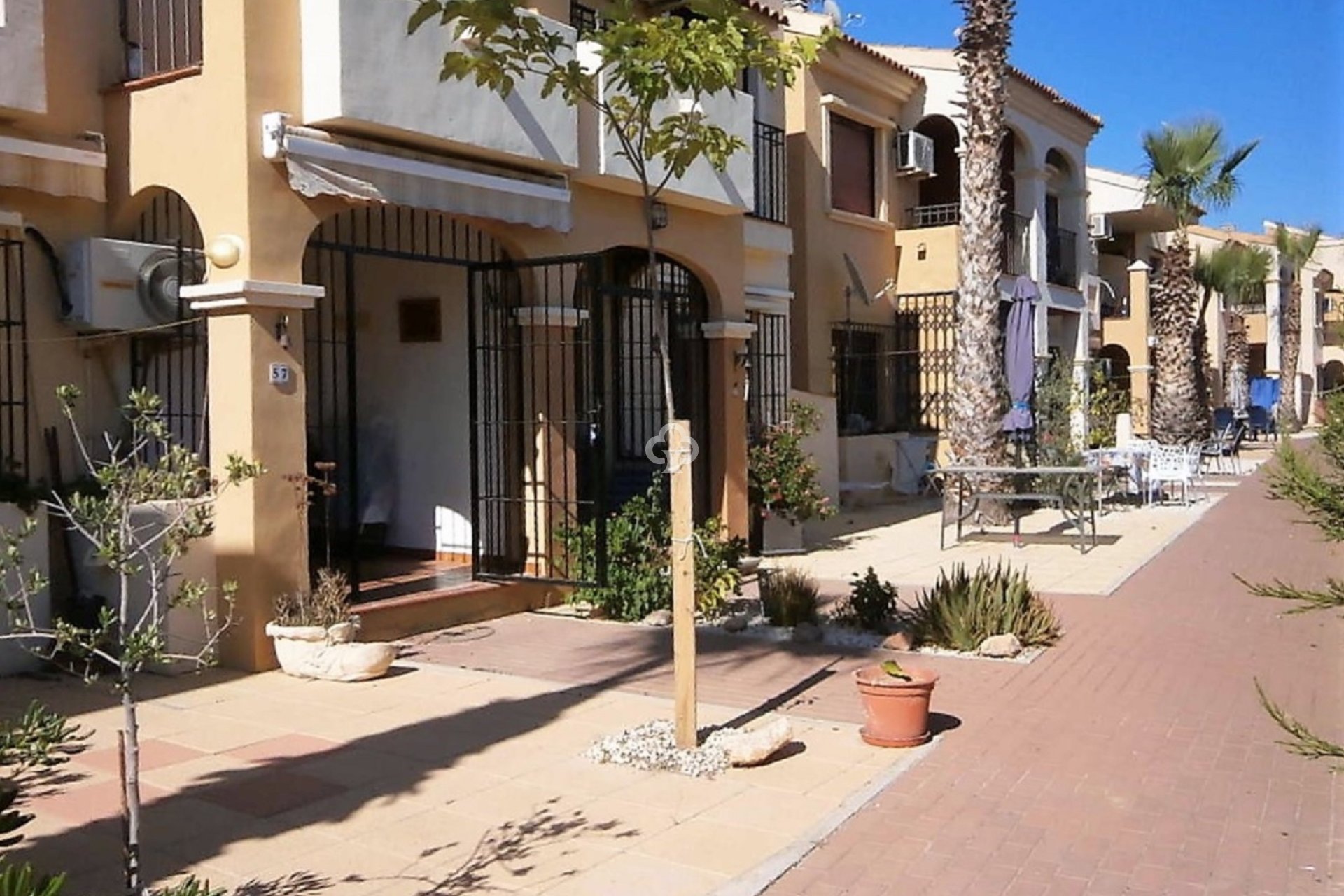 Jälleenmyynti - Bungalow -
Torrevieja - La Siesta - El Salado -  Torreta