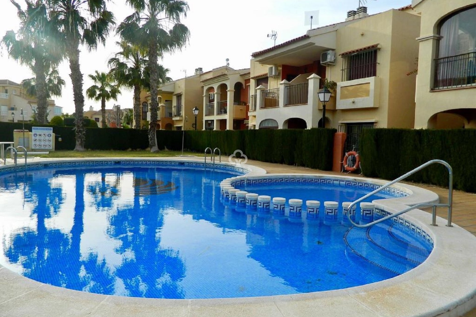 Jälleenmyynti - Bungalow -
Torrevieja - La Siesta - El Salado -  Torreta