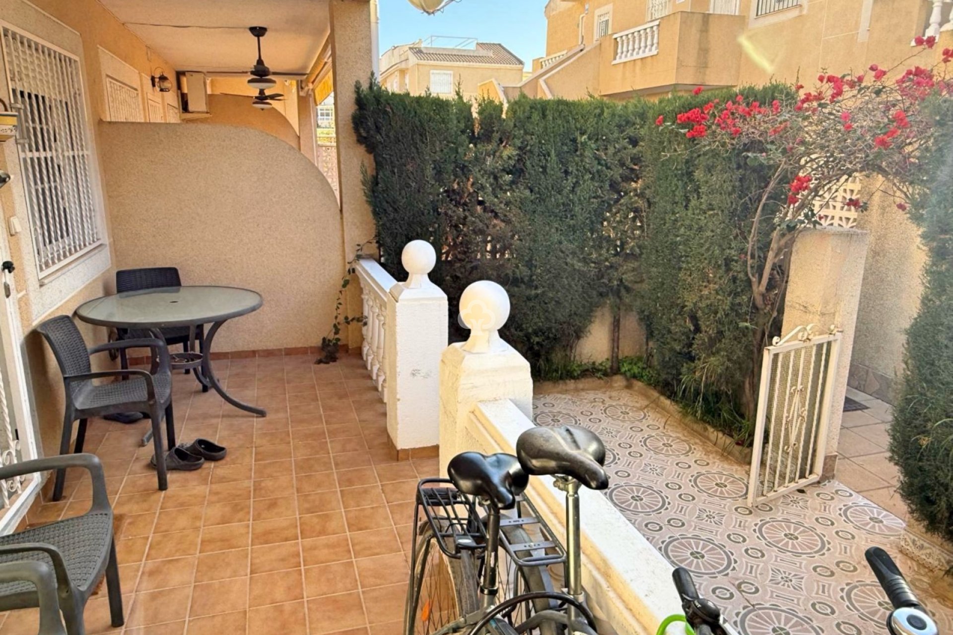 Jälleenmyynti - Bungalow -
Torrevieja - Nueva Torrevieja - Aguas Nuevas