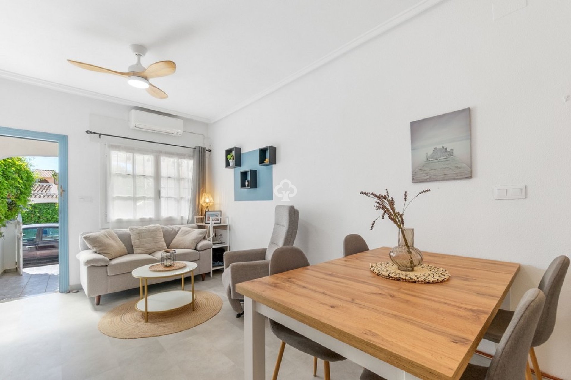 Jälleenmyynti - Duplex -
Orihuela Costa - La Florida