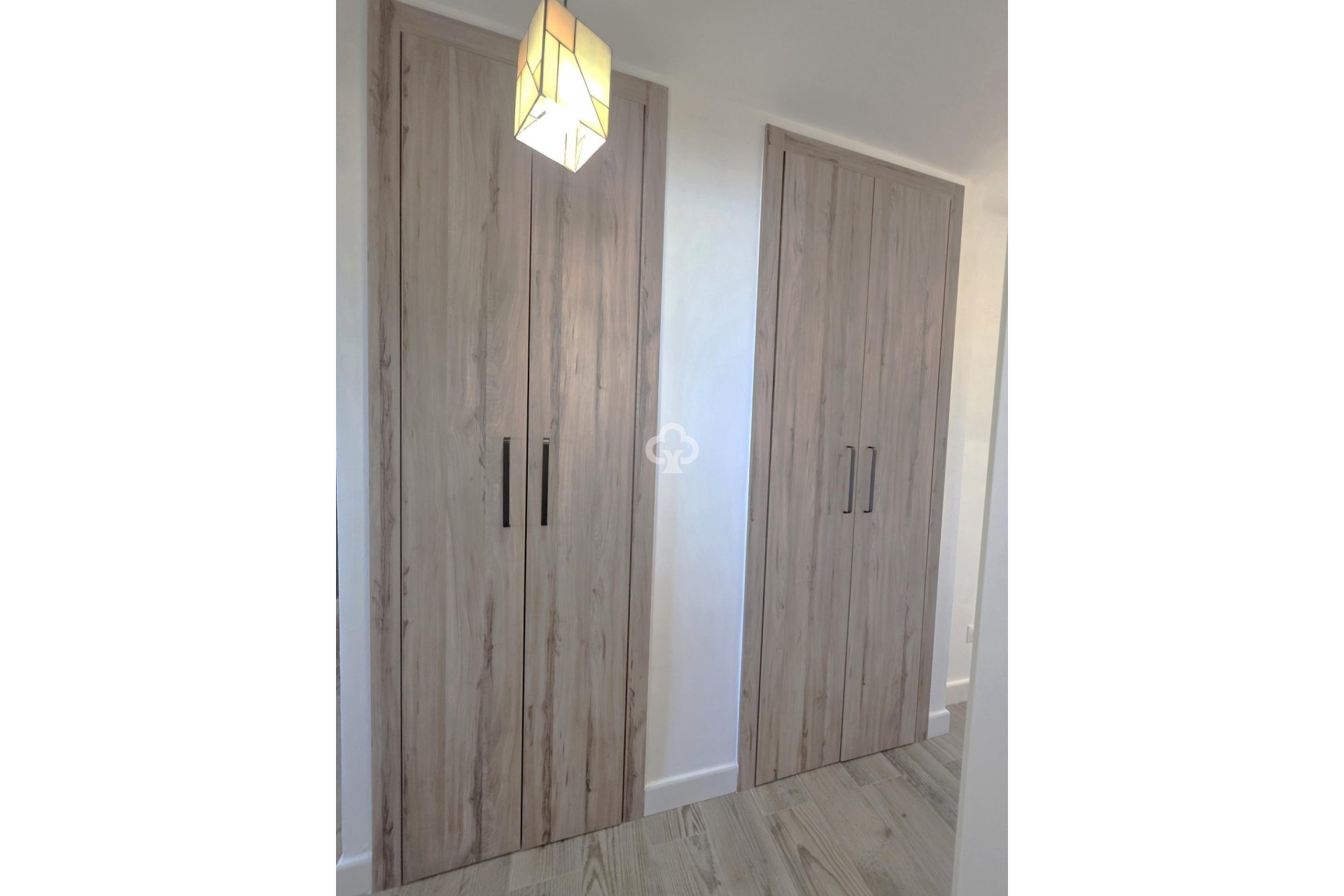 Jälleenmyynti - Huoneisto, alin krs. -
Benalmádena - Centro