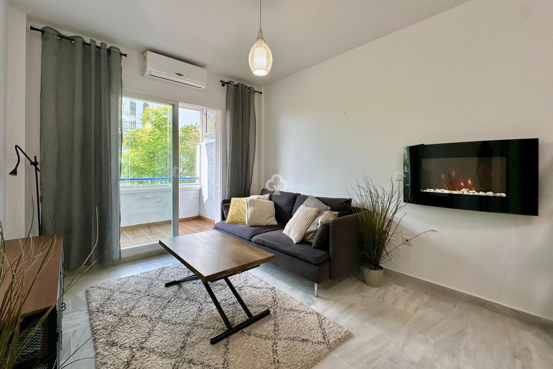 Jälleenmyynti - Huoneisto -
Fuengirola - Los Pacos