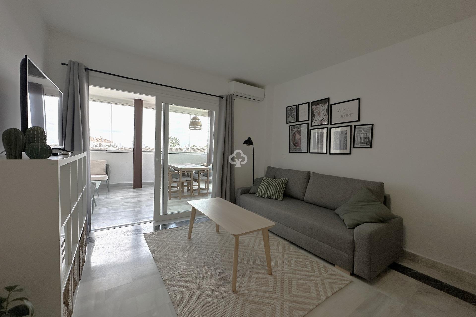 Jälleenmyynti - Huoneisto -
Mijas - Sitio de calahonda - atalaya