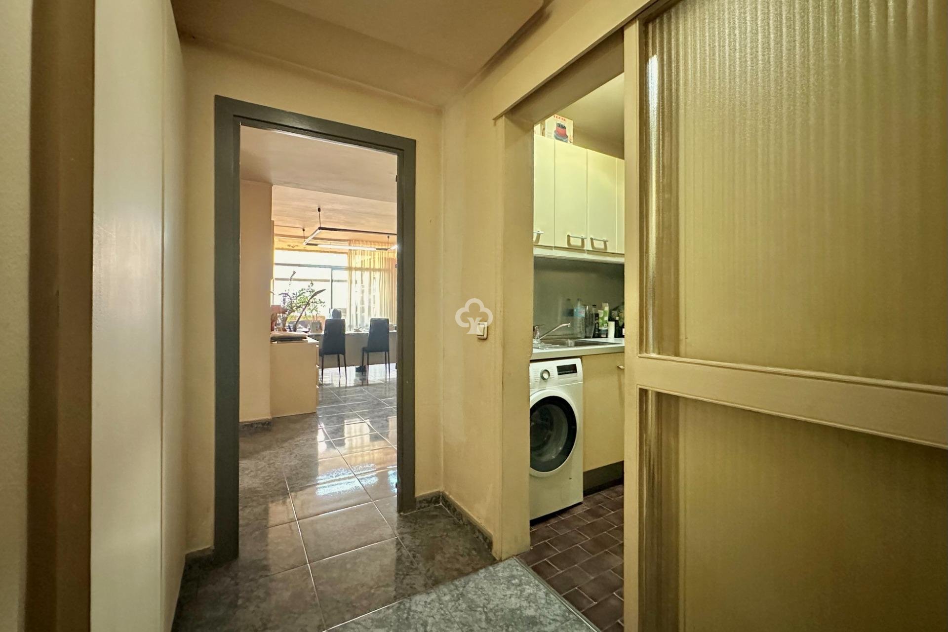 Jälleenmyynti - Huoneisto -
Torremolinos - Centro