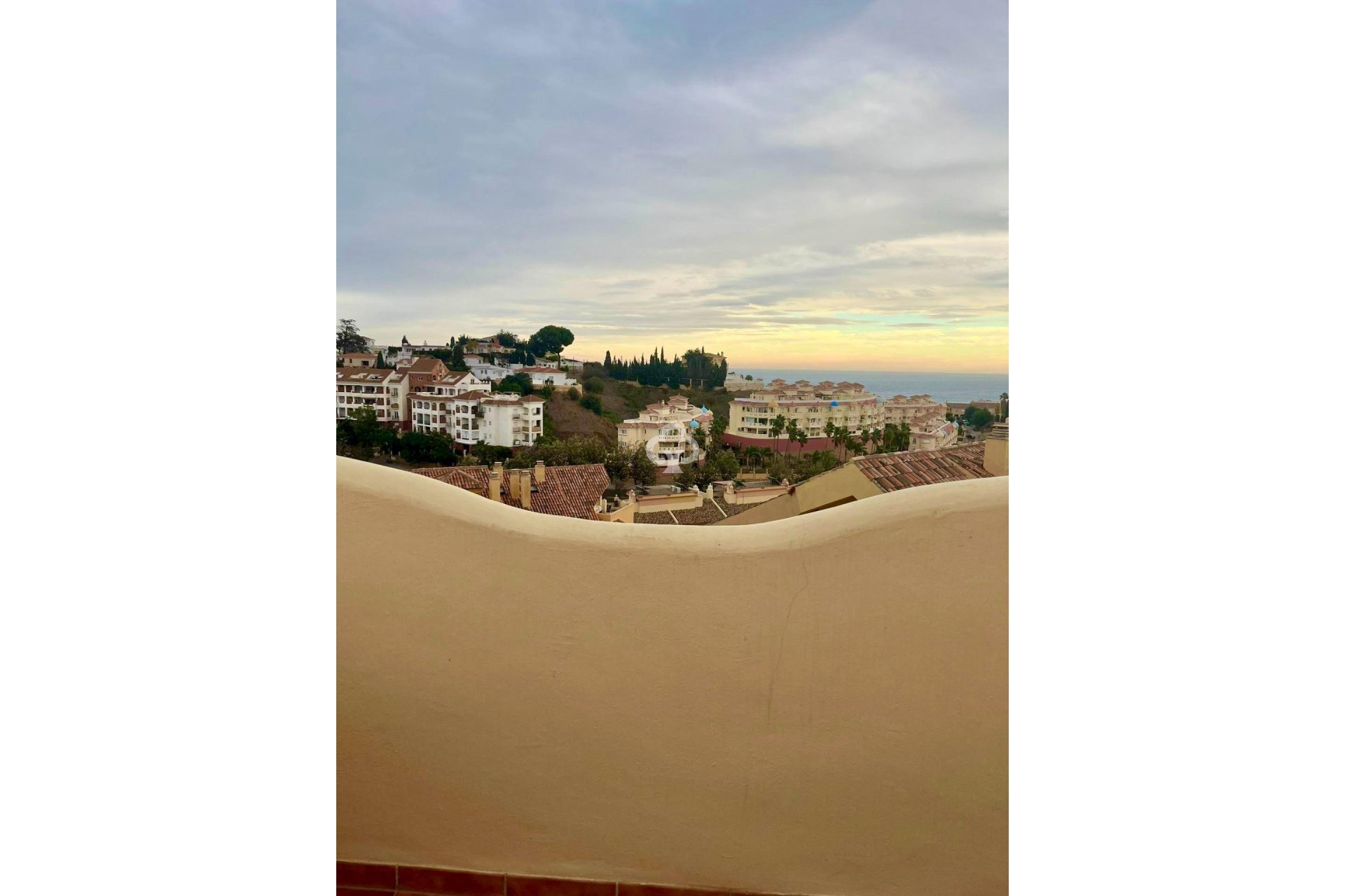 Jälleenmyynti - Kattohuoneisto -
Fuengirola - Los Pacos