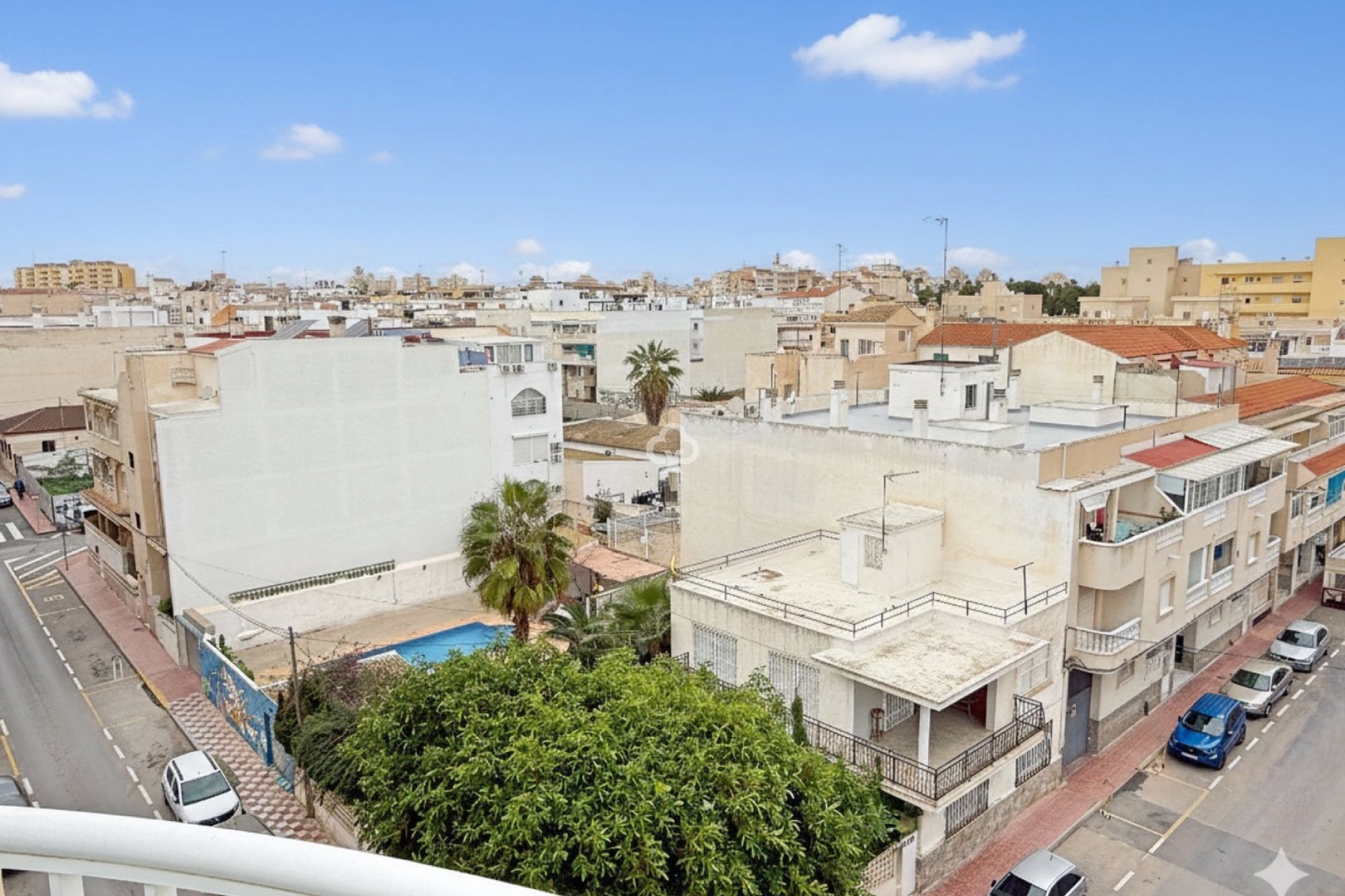 Jälleenmyynti - Kattohuoneisto -
Torrevieja - Playa de los Locos