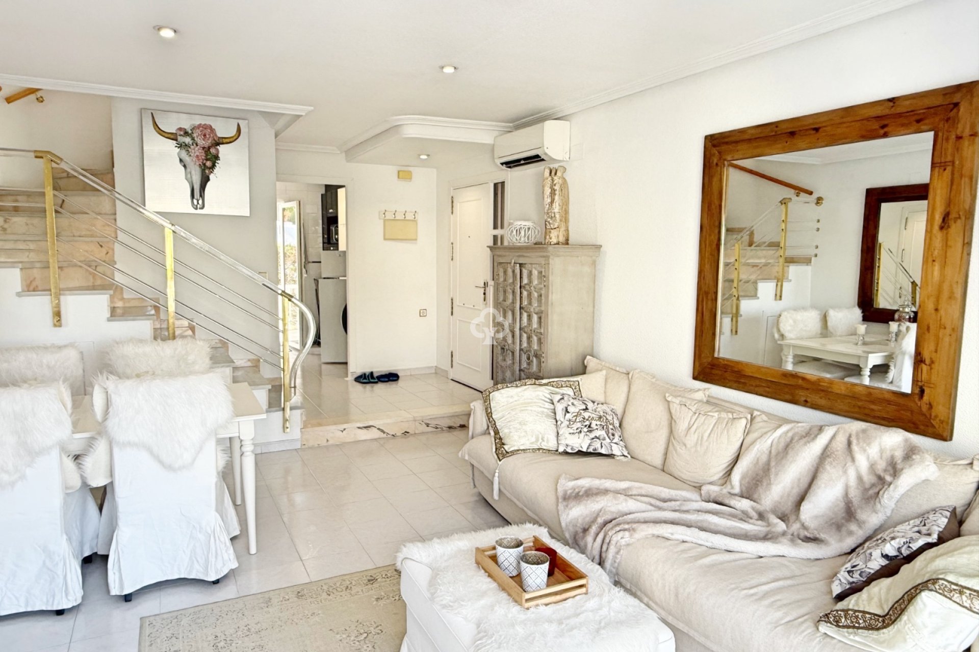 Jälleenmyynti - Lomamökki -
Guardamar del Segura - Urbanizaciones