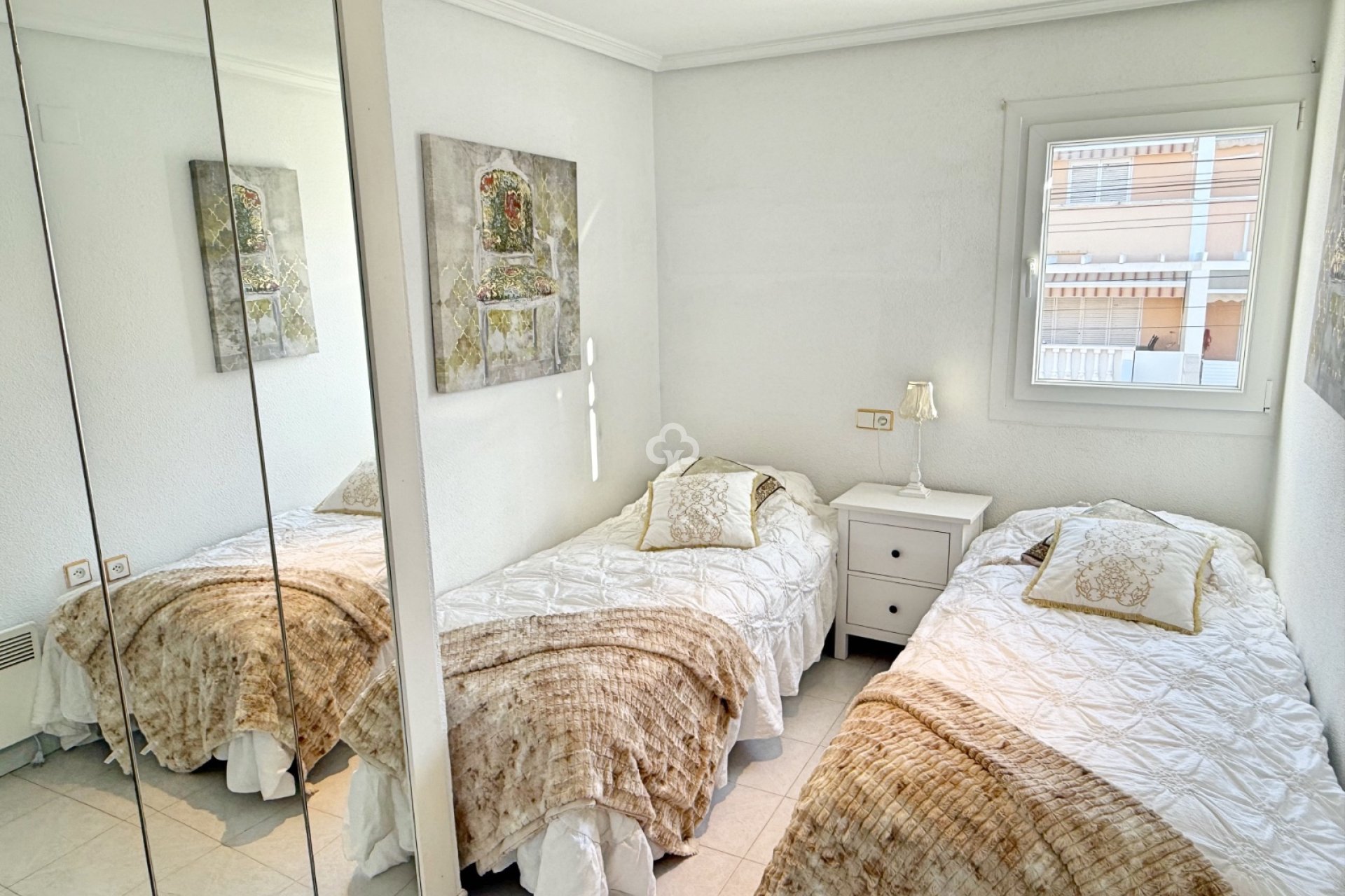 Jälleenmyynti - Lomamökki -
Guardamar del Segura - Urbanizaciones