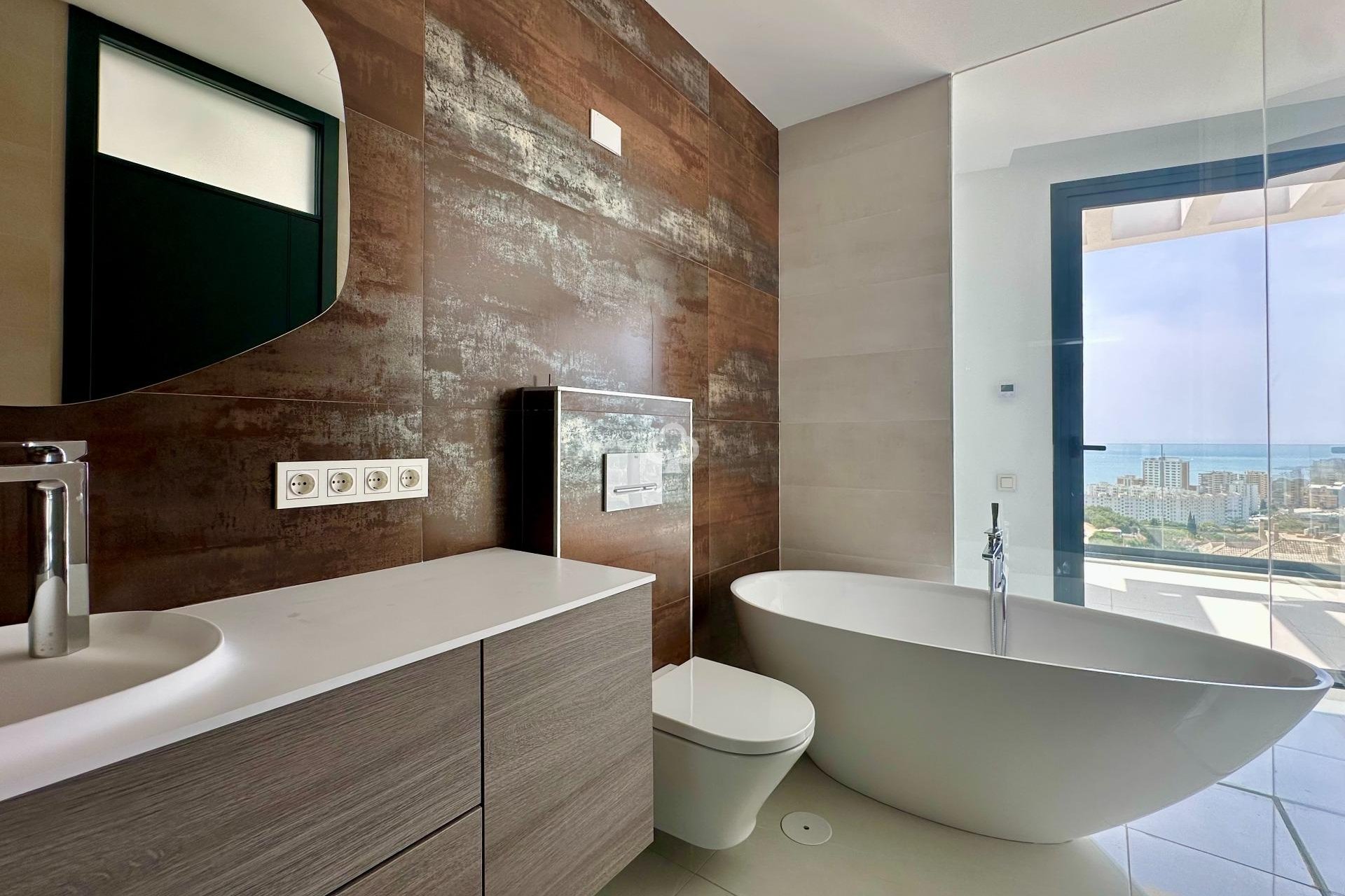 Jälleenmyynti - Paritalo -
Fuengirola - Los Pacos