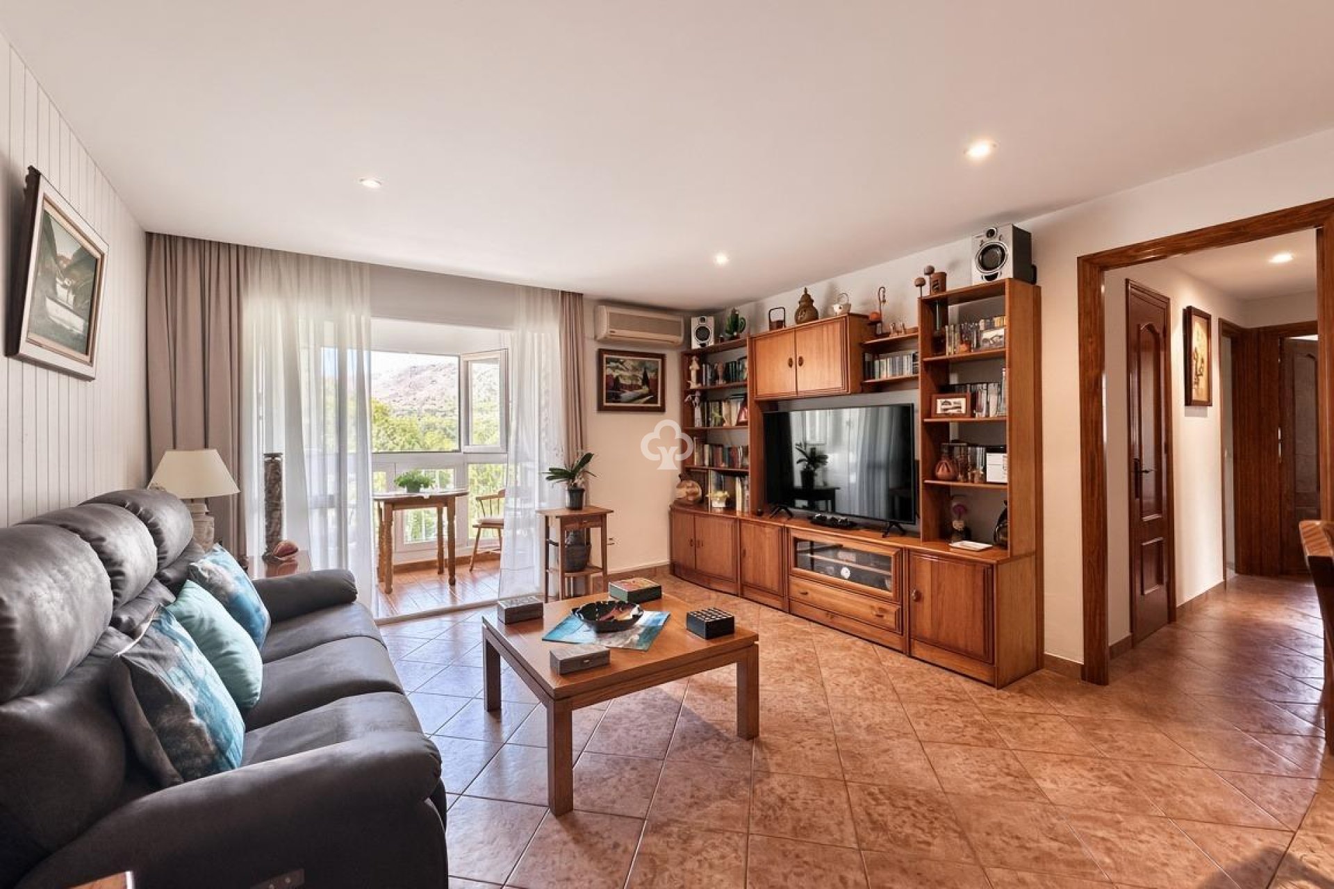 Jälleenmyynti - Piso -
Torremolinos - El Pinar - Palacio de Congresos