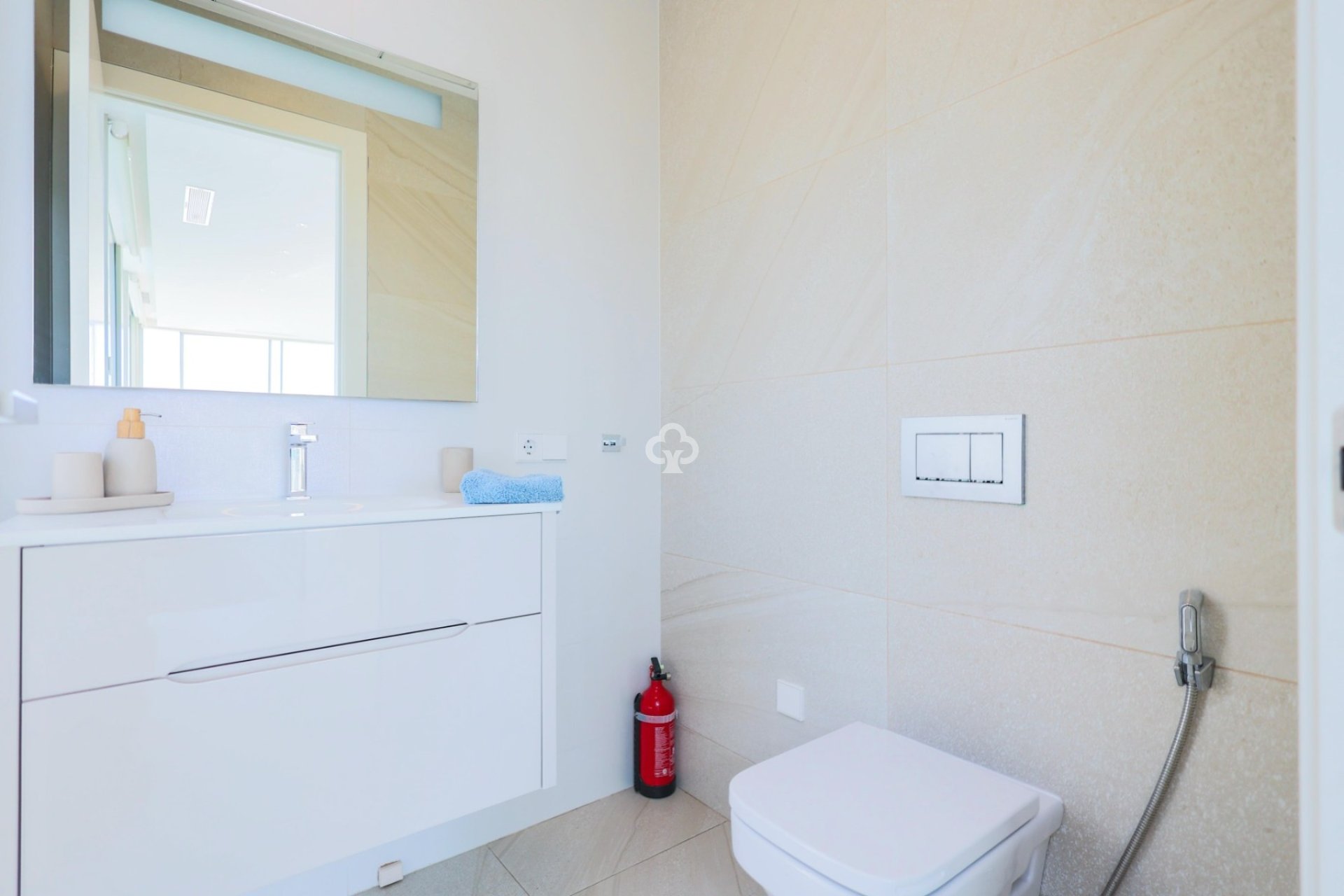 Jälleenmyynti - Villa -
Orihuela - 03189