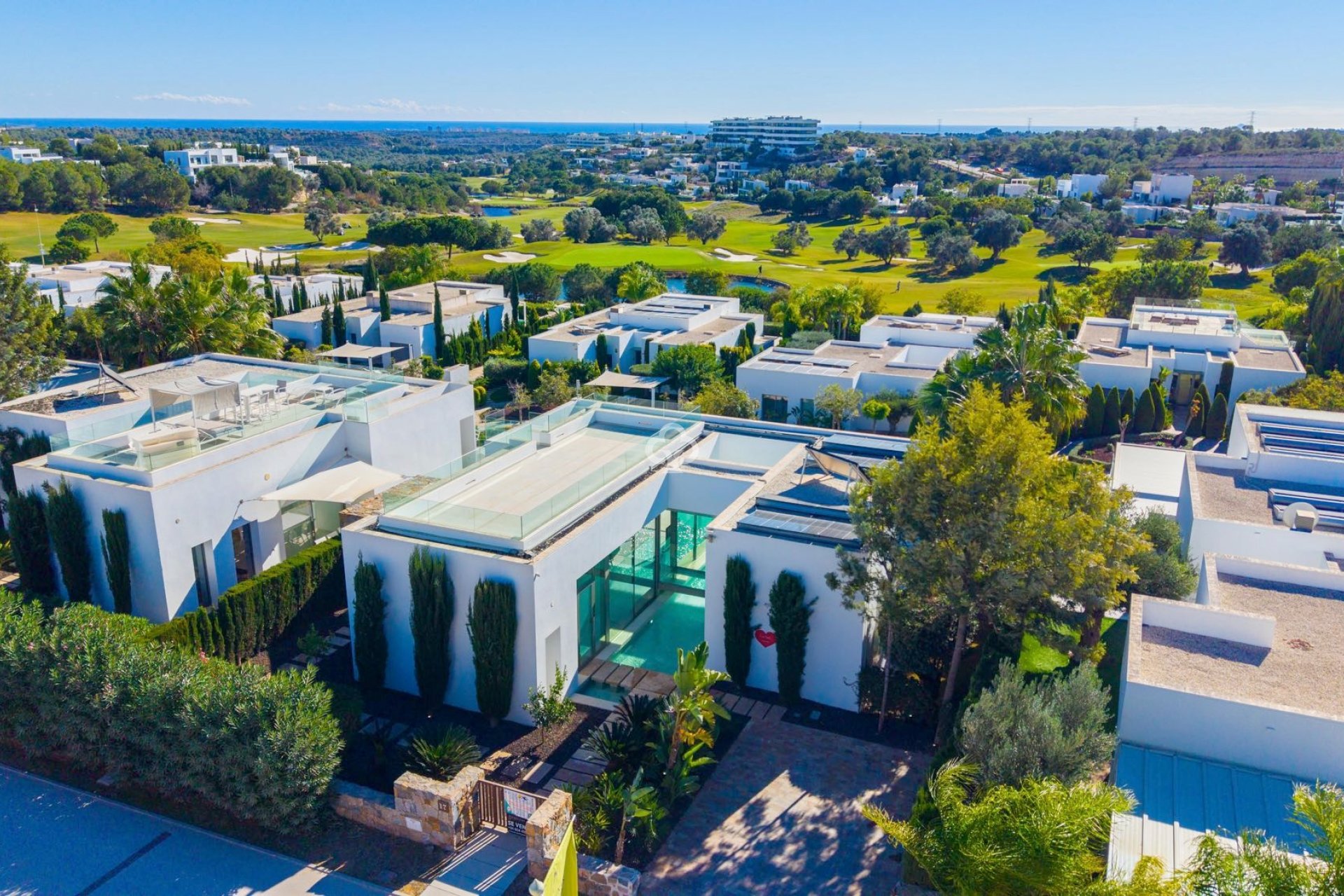 Jälleenmyynti - Villa -
Orihuela - 03189