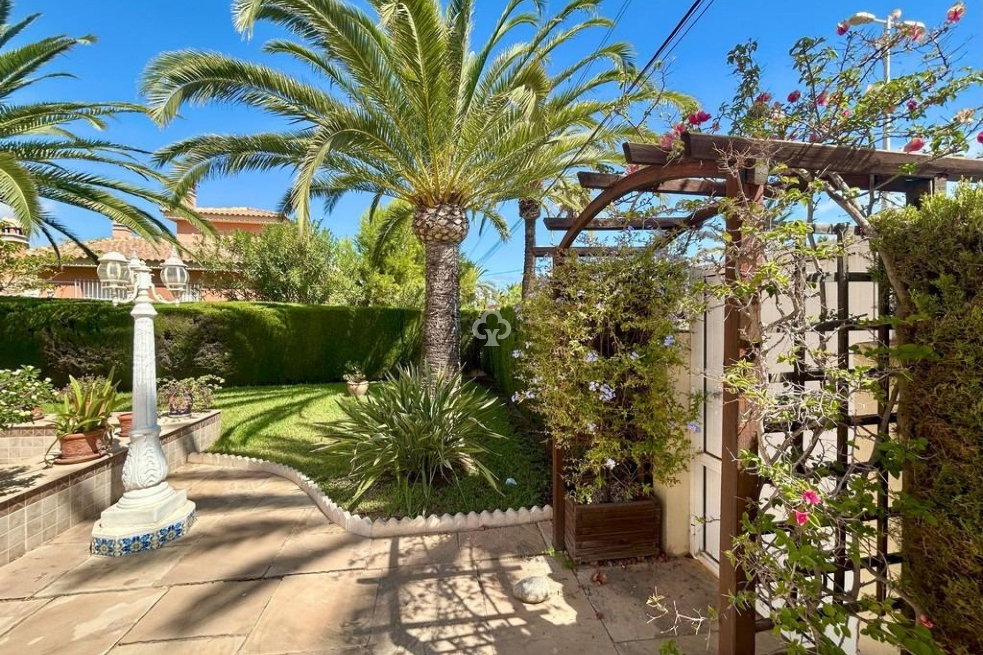 Jälleenmyynti - Villa -
Orihuela Costa - Aguamarina