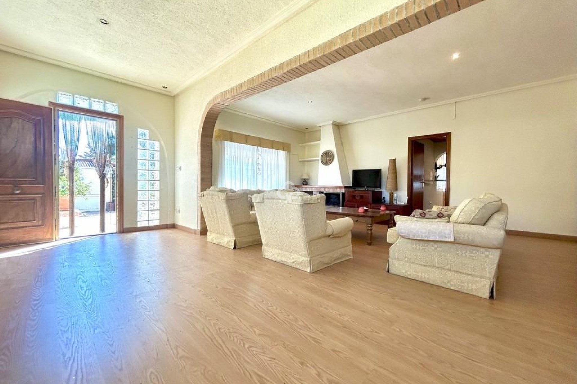 Jälleenmyynti - Villa -
Orihuela Costa - Aguamarina