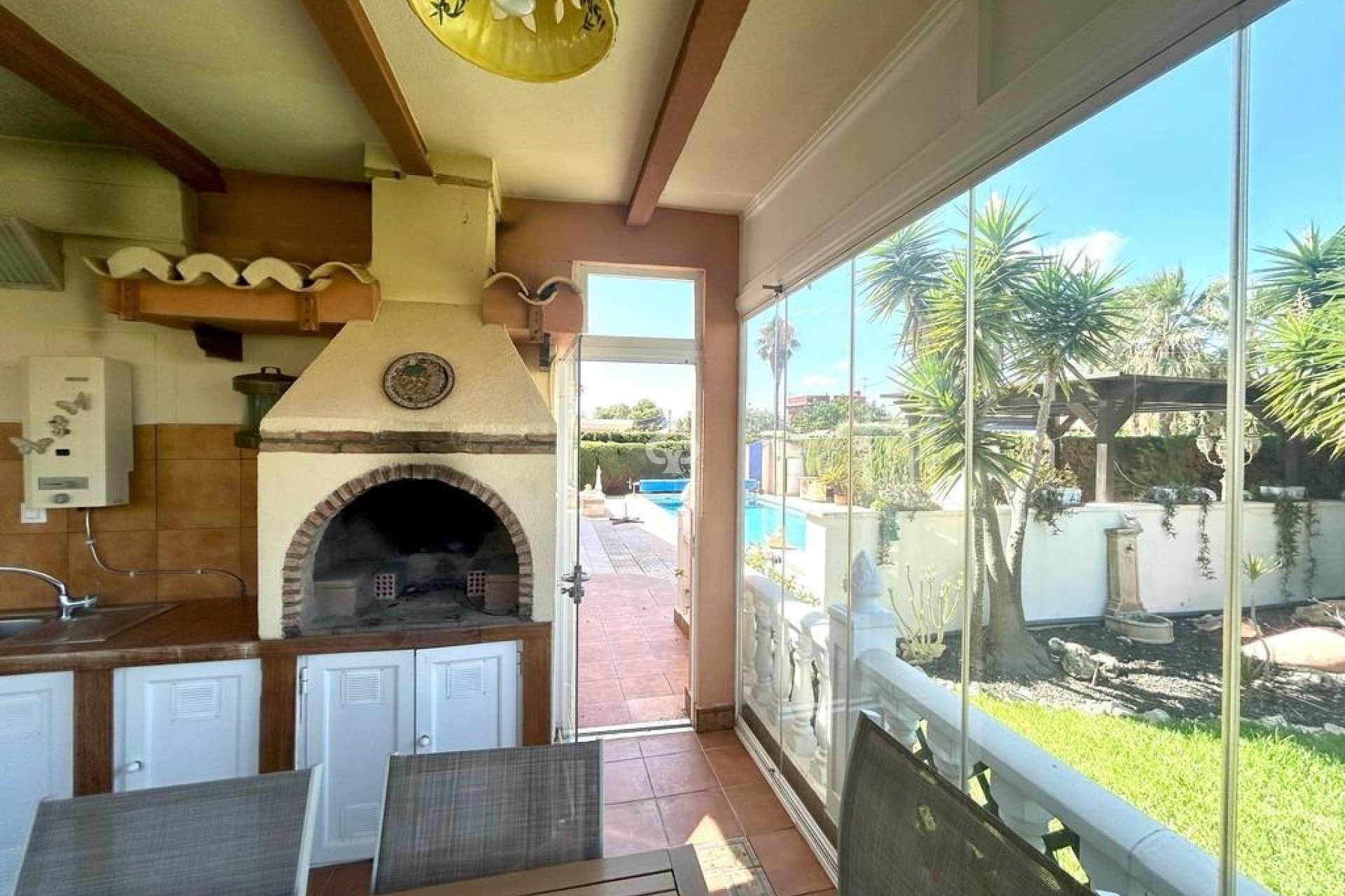 Jälleenmyynti - Villa -
Orihuela Costa - Aguamarina
