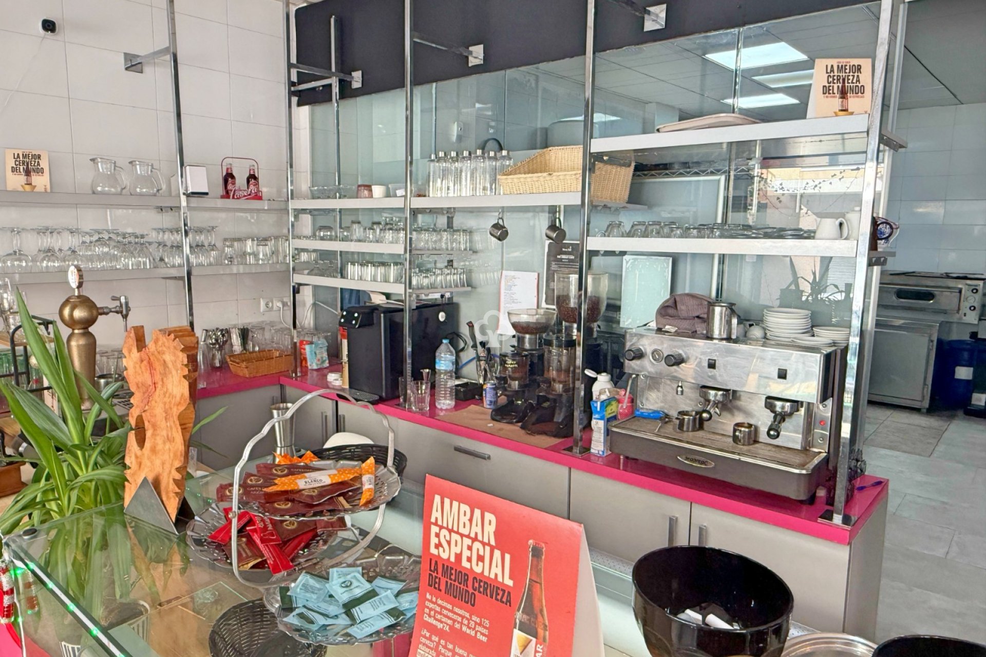 Liiketoimintakauppa, vuokraoikeuden siirto - Liiketila -
Torrevieja - Playa de los Locos