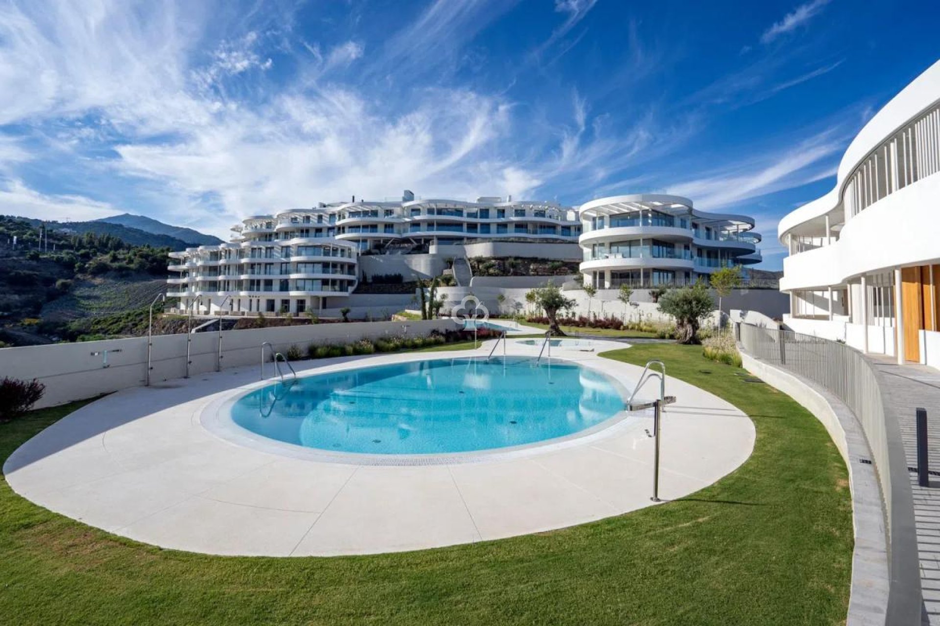 Neue Gebäude - Apartamentos -
Benahavís - Calle Islas Azores s/n