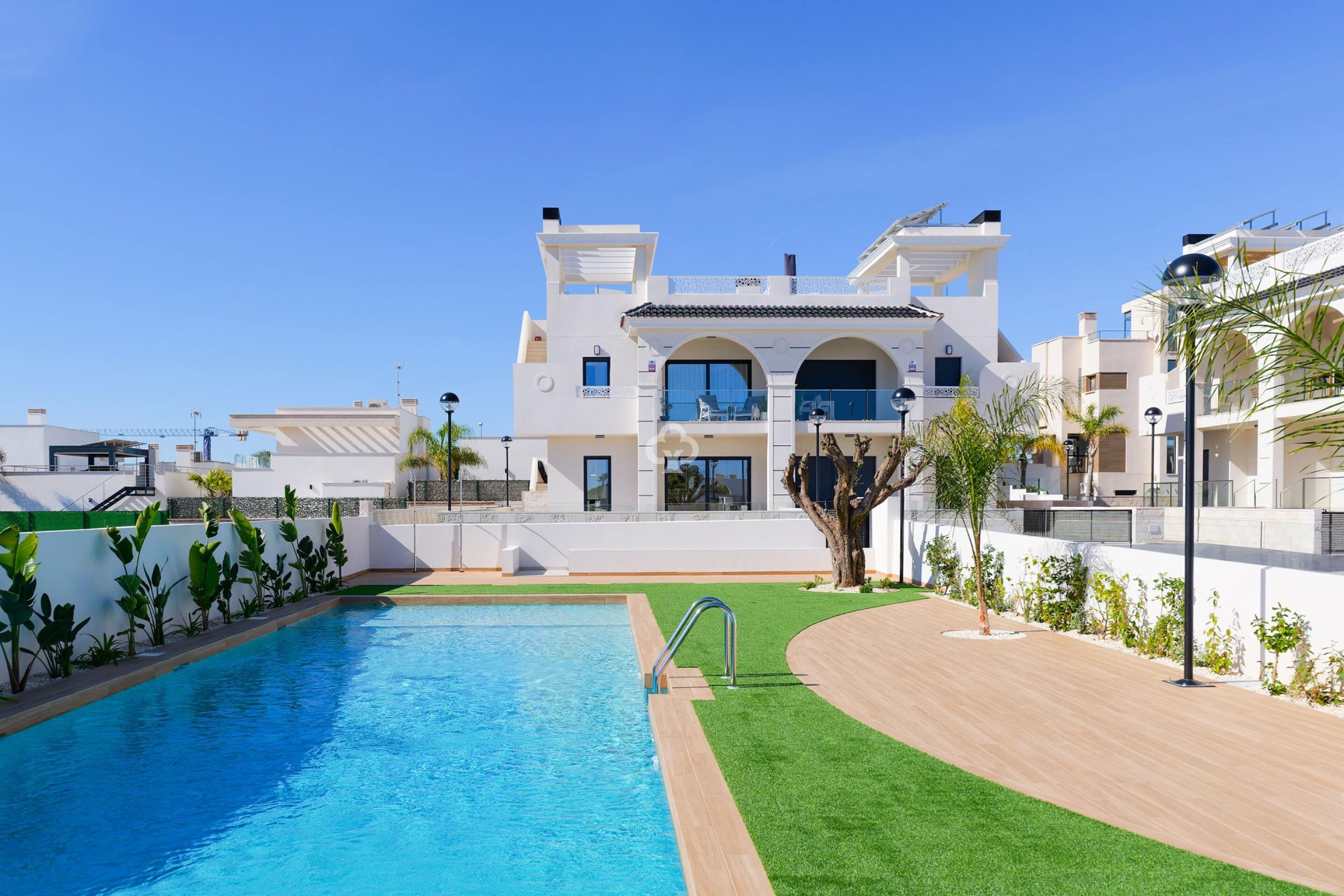 Neue Gebäude - Apartamentos -
Ciudad Quesada - El Salvador & Calle Número 8 s/n