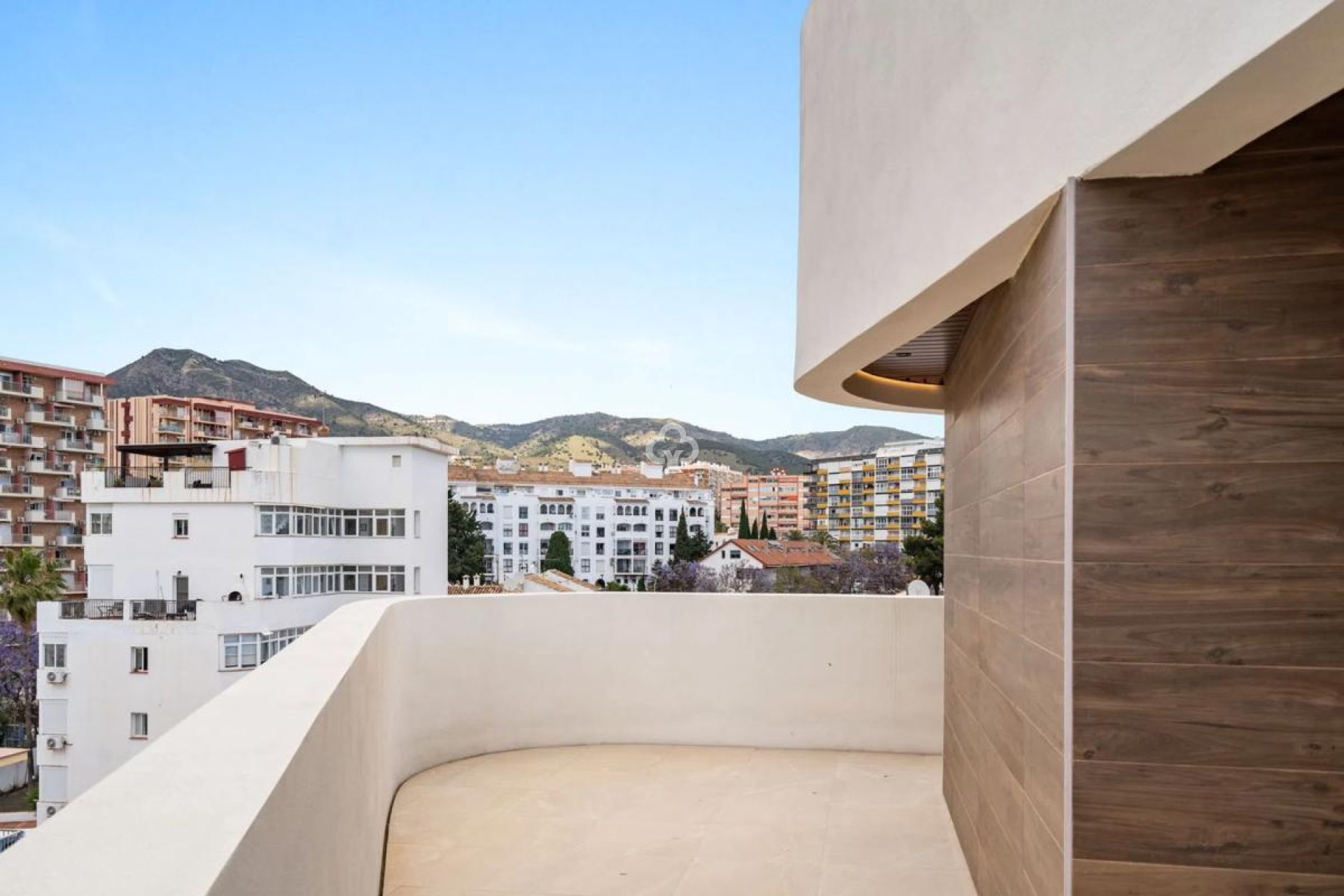 Neue Gebäude - Áticos -
Benalmádena - Avenida Los Abedules, 1