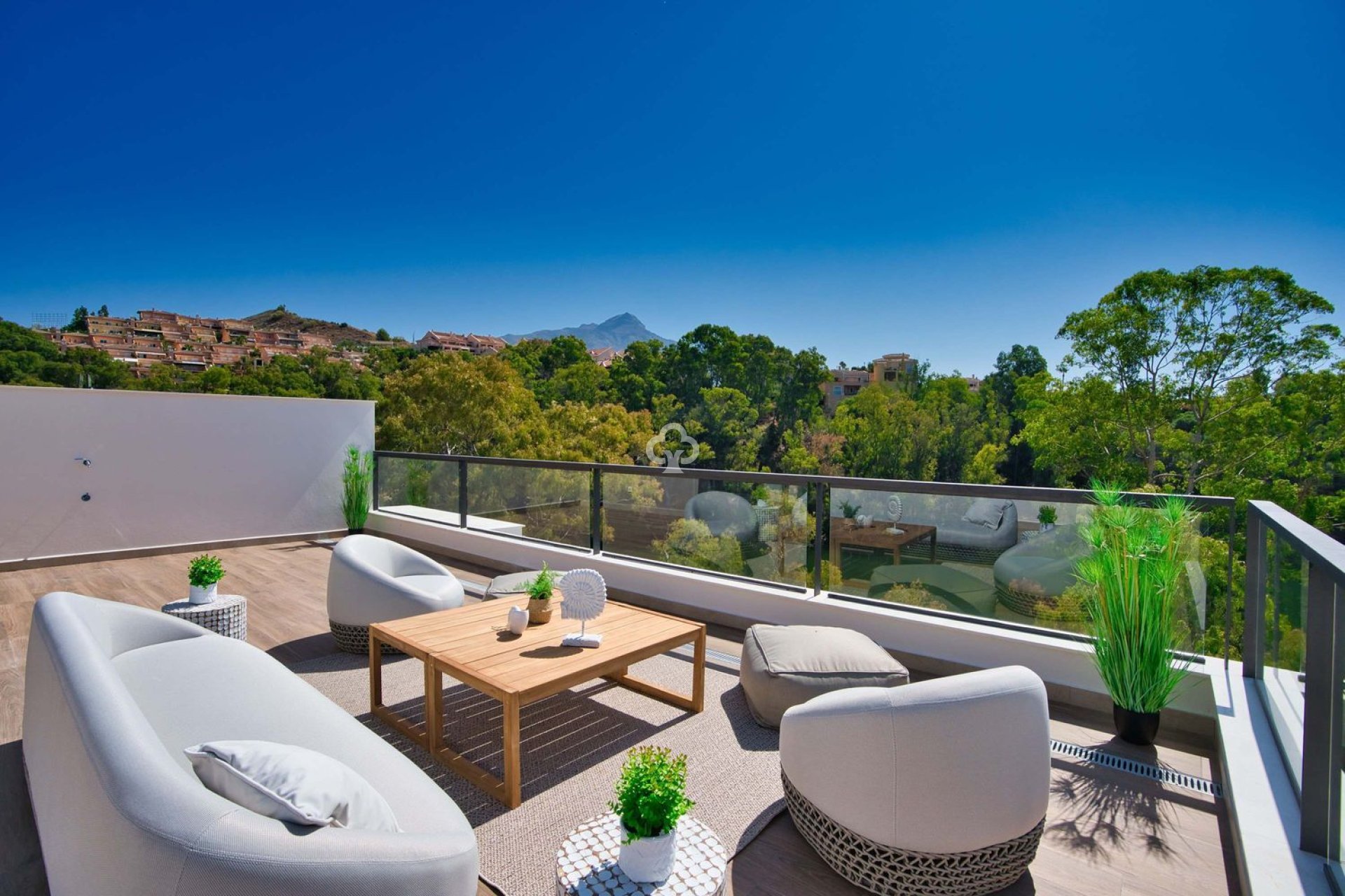 Neue Gebäude - Áticos -
Marbella - Urbanización Nueva Andalucía s/n