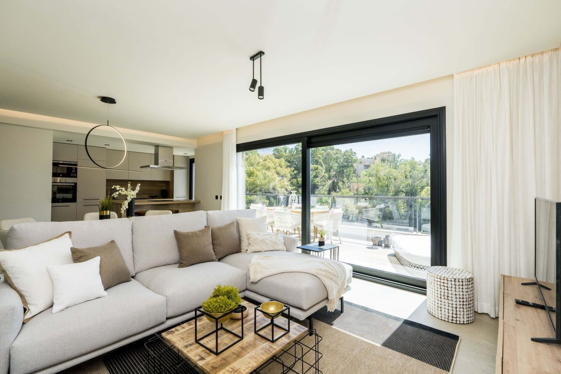 Neue Gebäude - Áticos -
Marbella - Urbanización Nueva Andalucía s/n