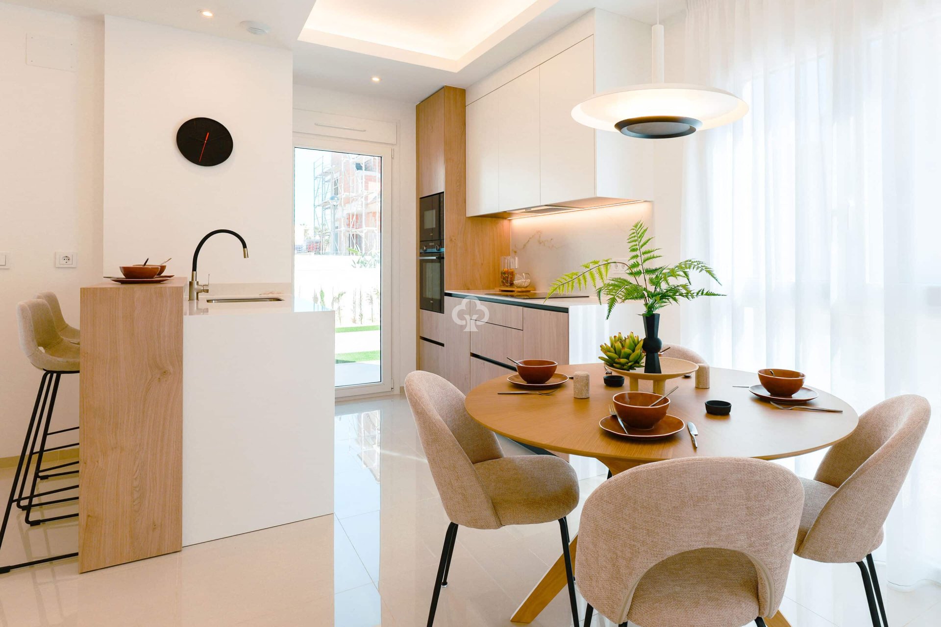 Neue Gebäude - Bajos -
Rojales - 03170