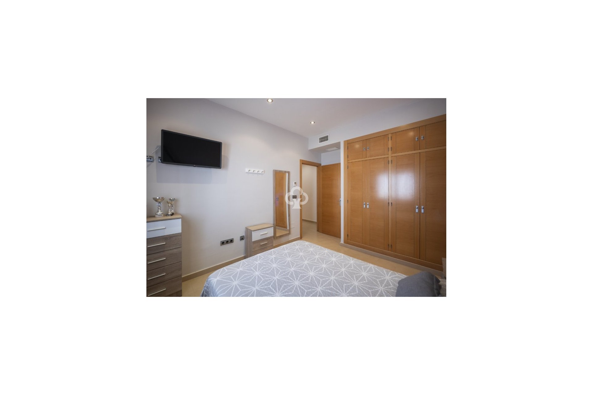 Neue Gebäude - Villas -
Avileses - 30592