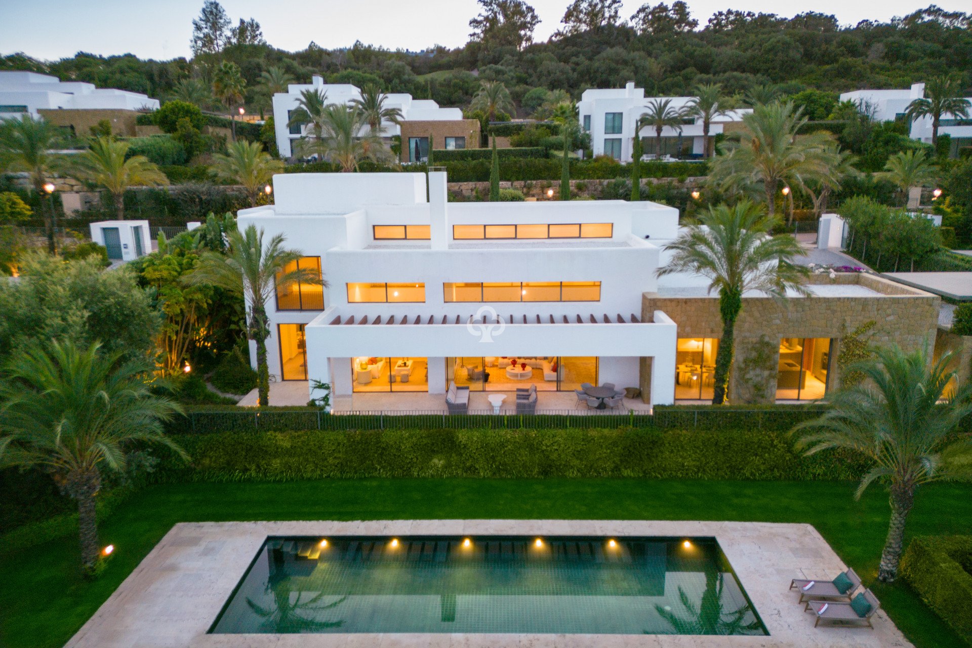 Neue Gebäude - Villas -
Casares - 29690