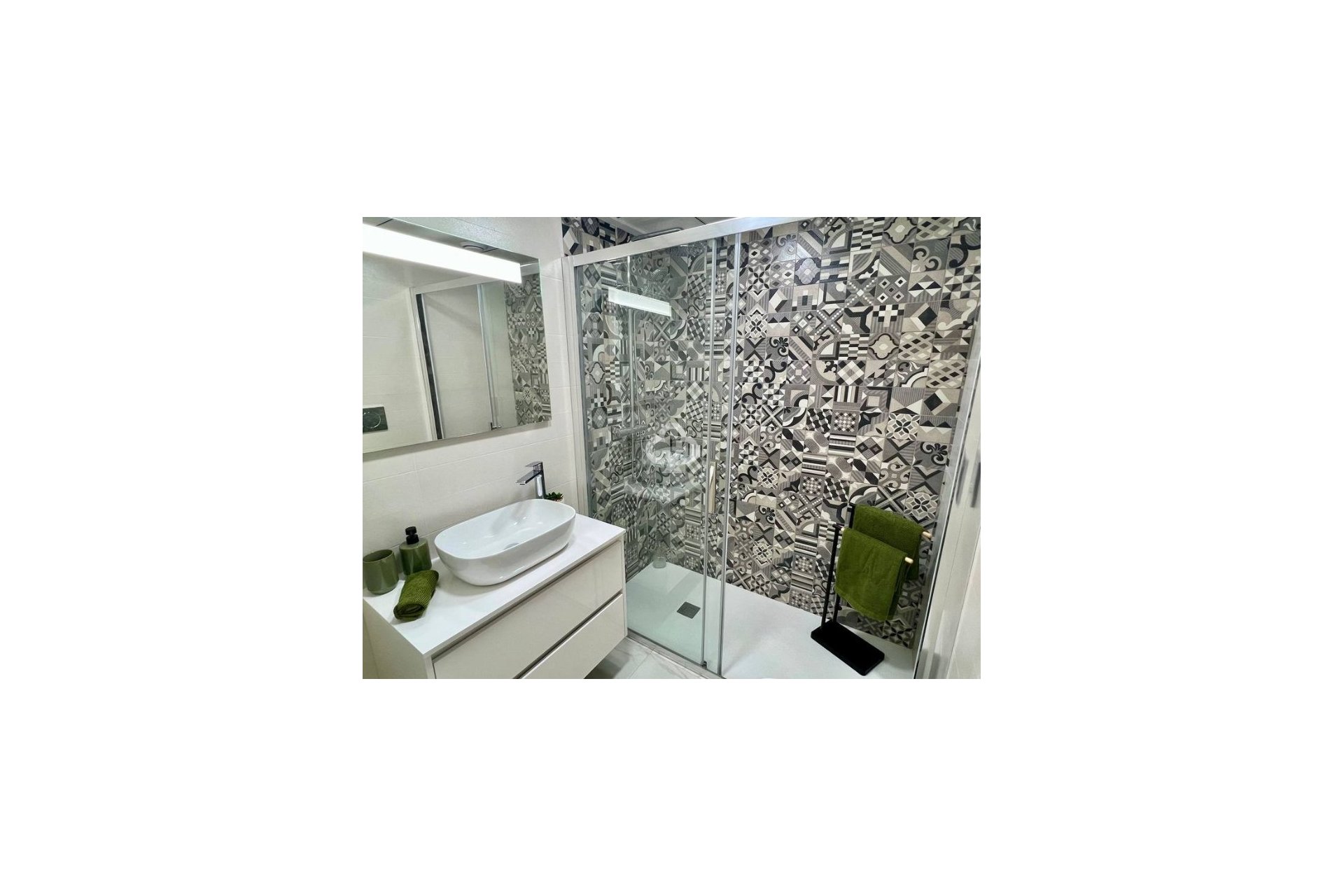 Obra nueva - Apartamentos -
Jacarilla