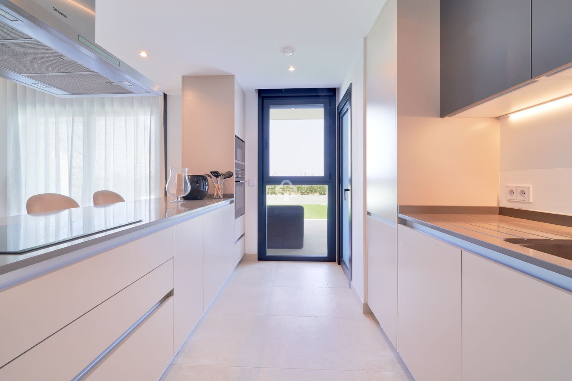 Obra nueva - Bajos -
Estepona - Calle pico Alcazaba s/n