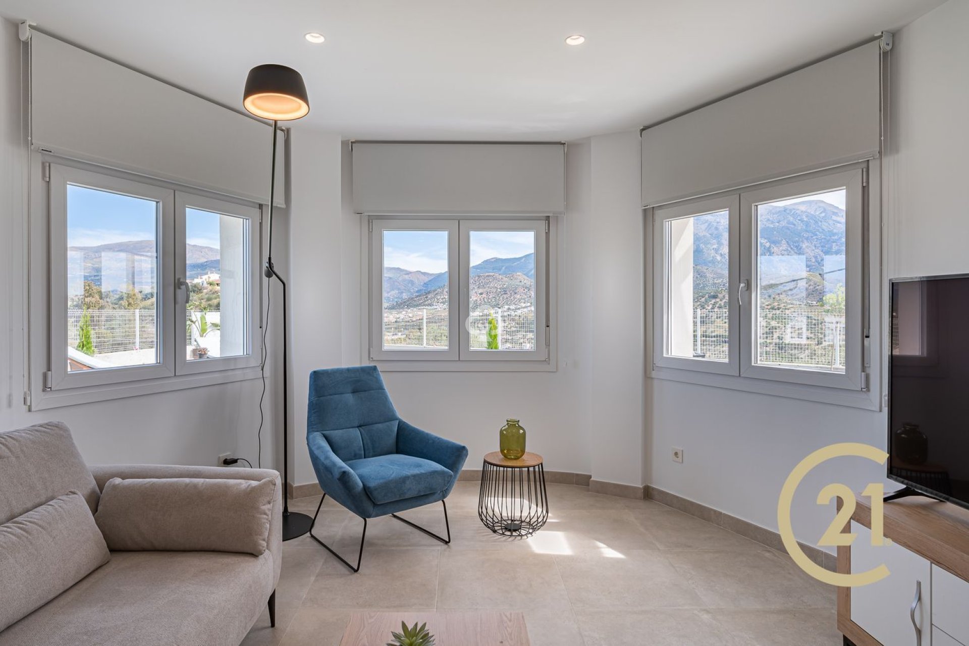 Obra nueva - Chalet independiente -
Viñuela