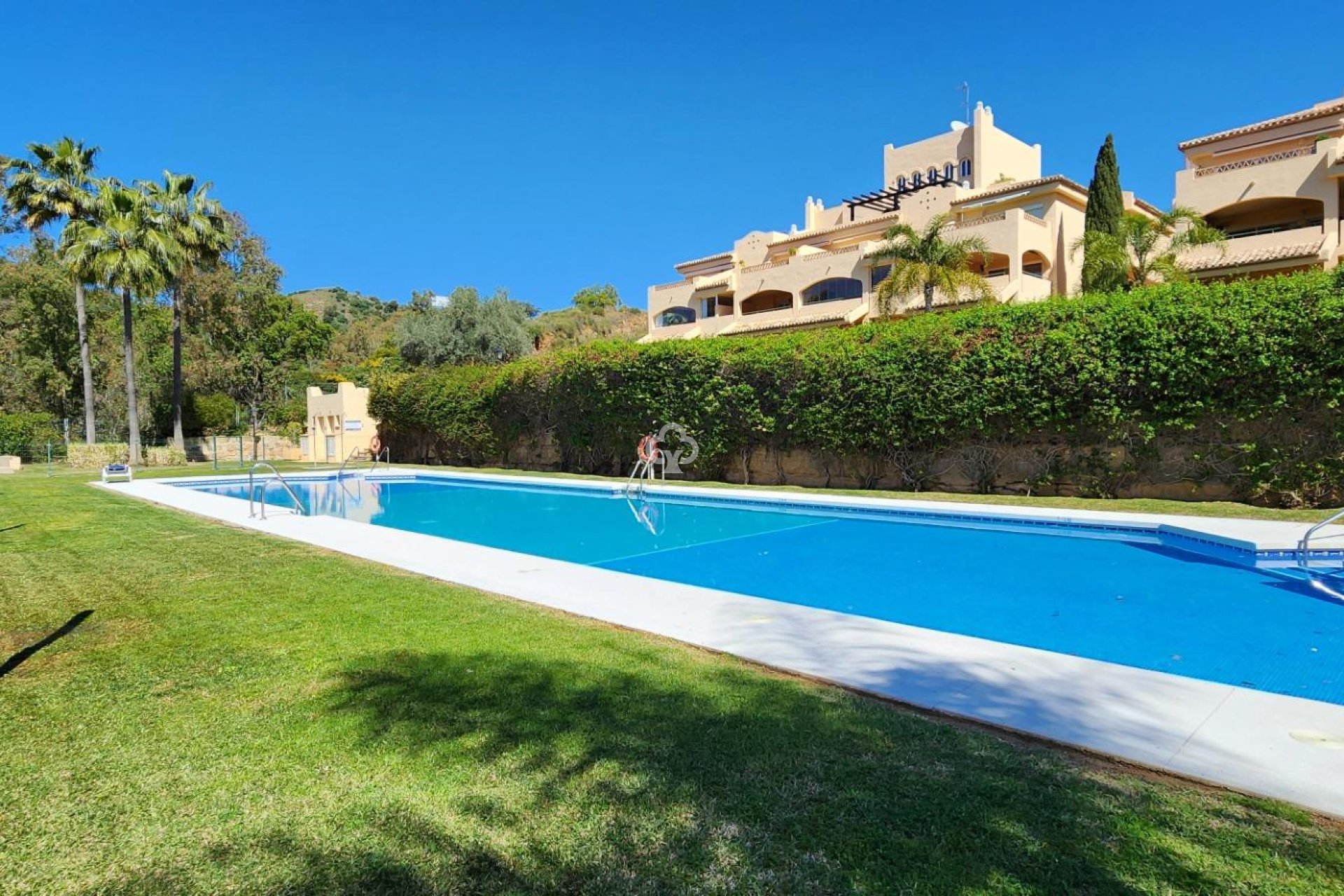 Resale - Apartament -
Elviria